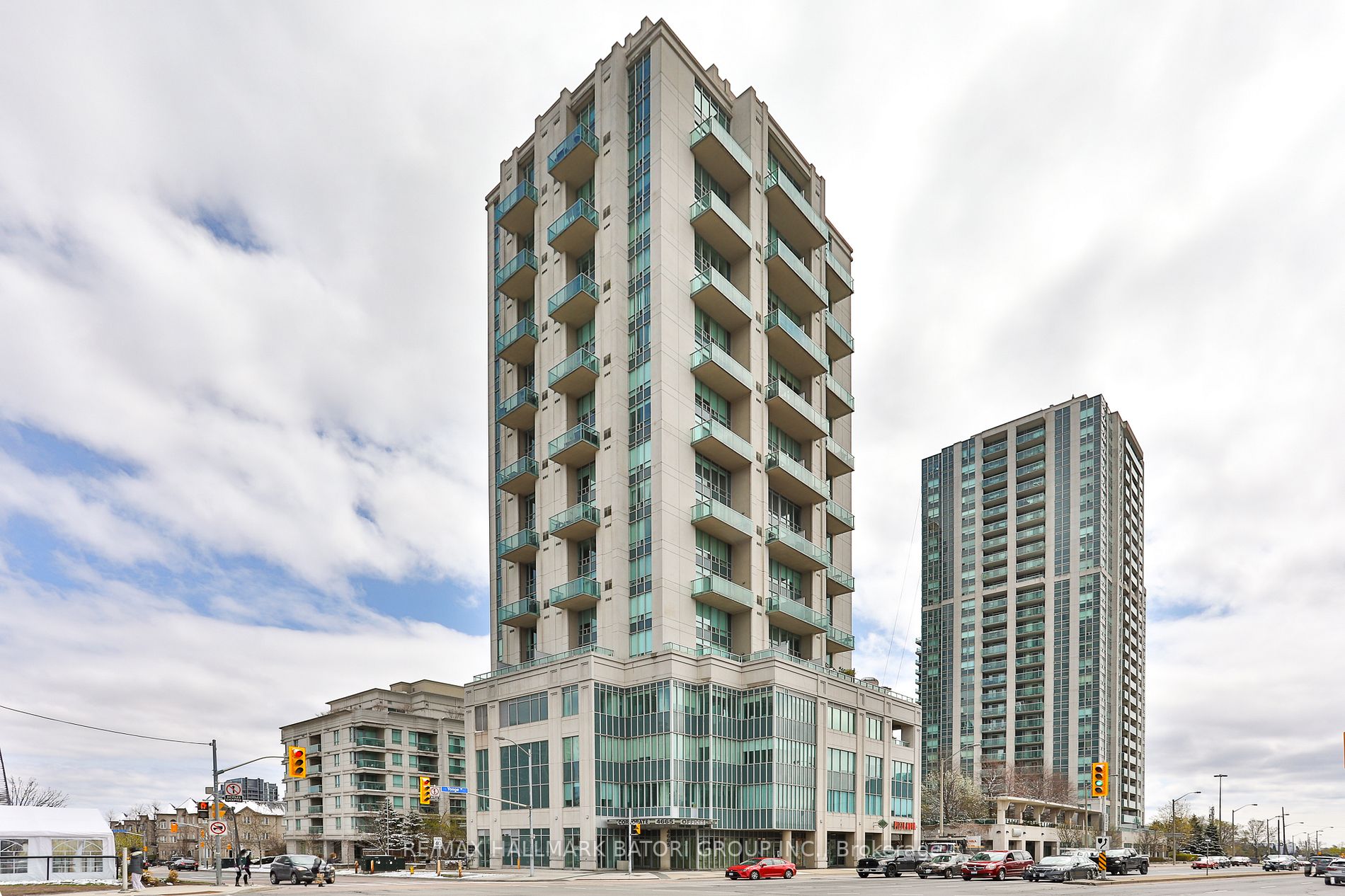 1 Avondale Ave, #1008