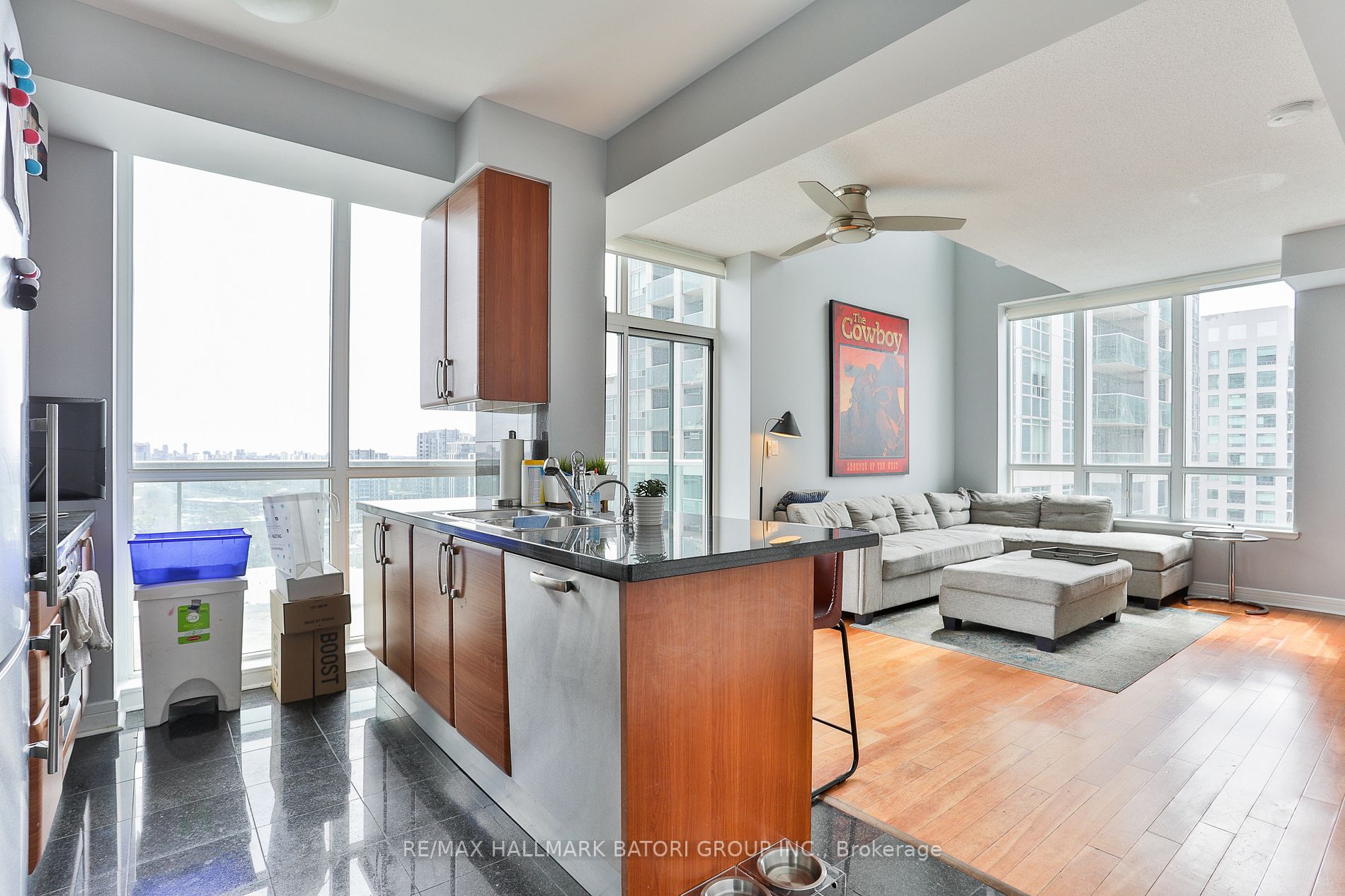 1 Avondale Ave, #1008