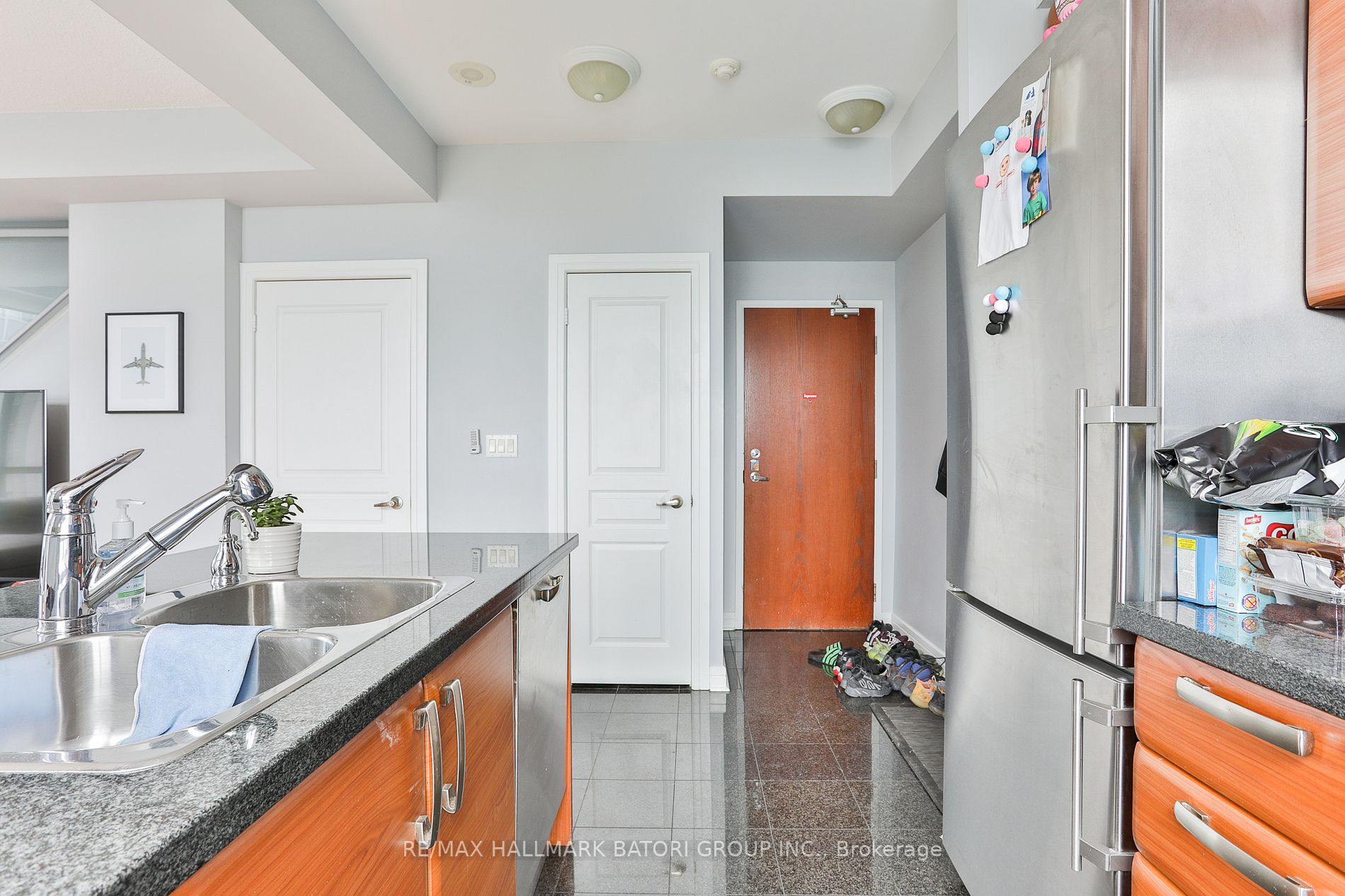 1 Avondale Ave, #1008