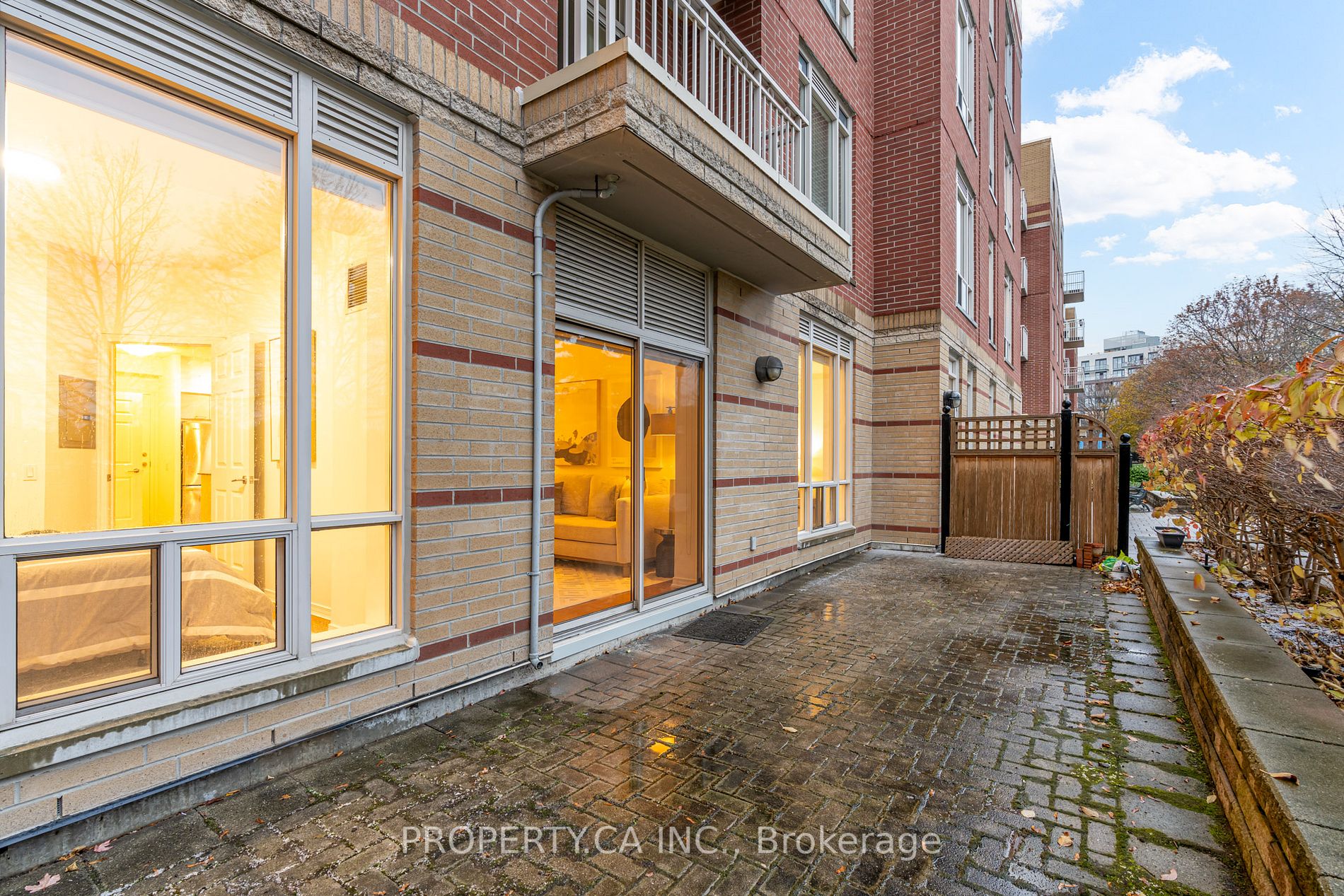 481 Rosewell Ave, #114