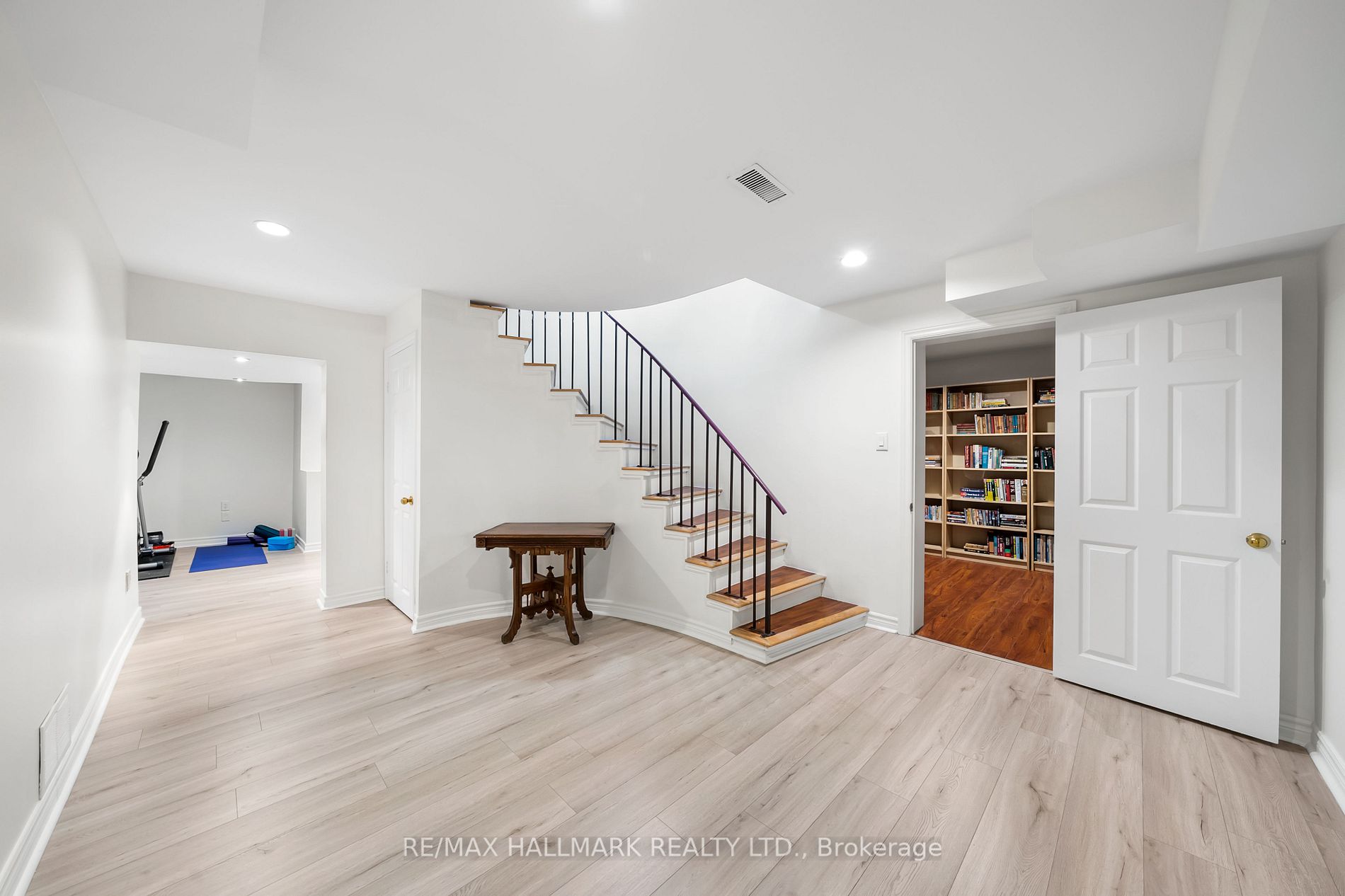 17 Argonne Crescent