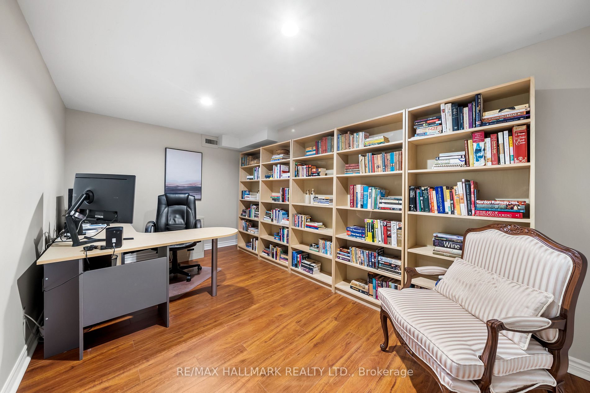 17 Argonne Crescent
