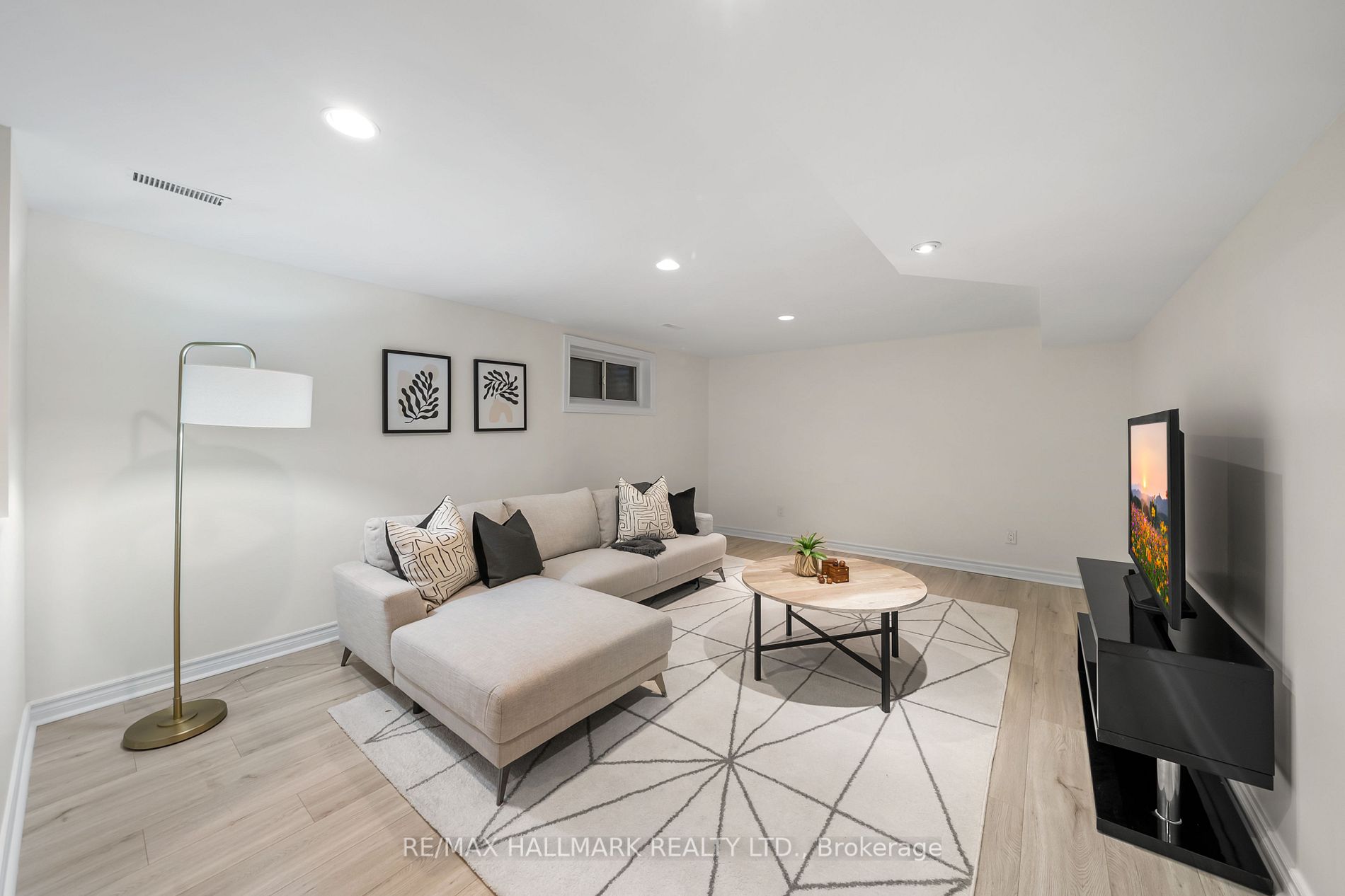 17 Argonne Crescent