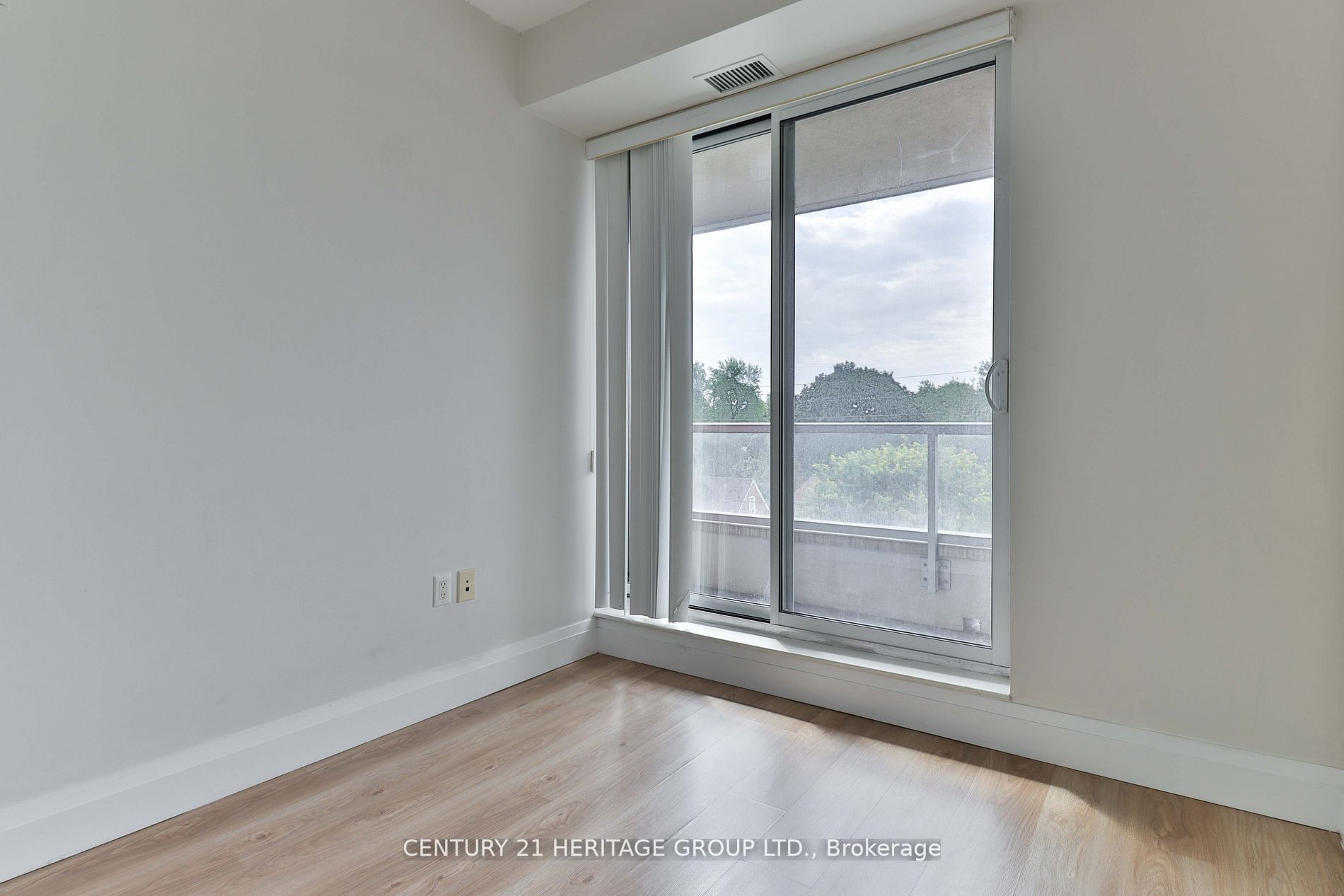 222 Finch Ave W, #410