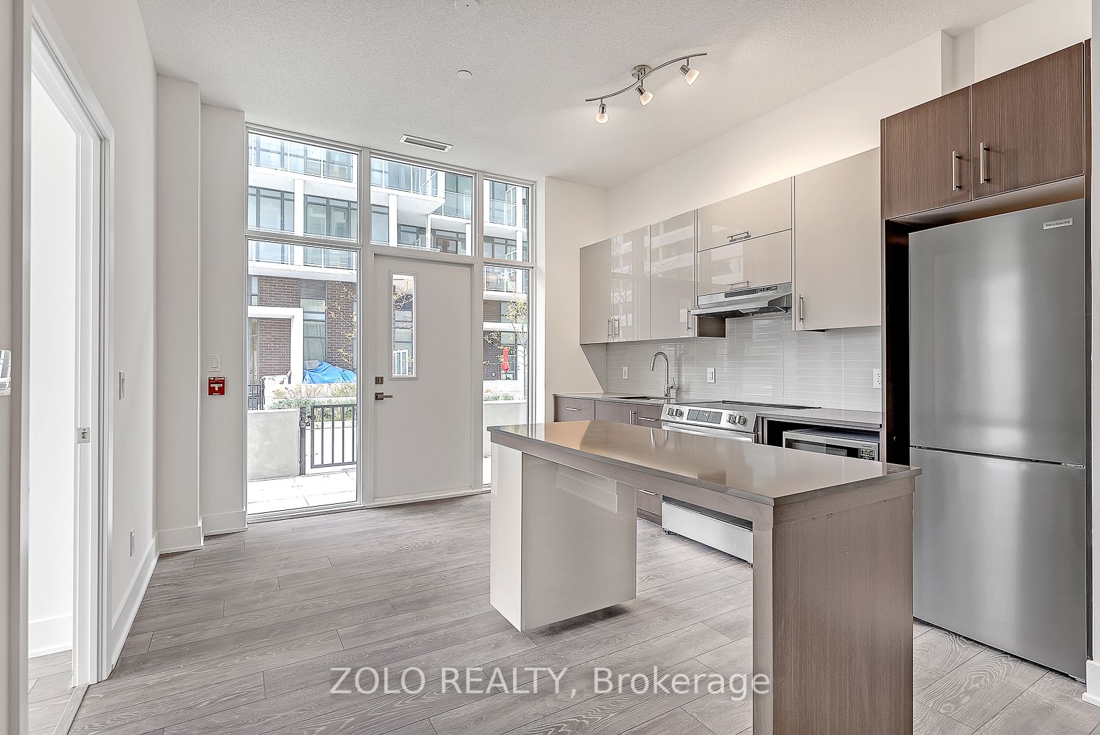 188 Fairview Mall Dr, #101