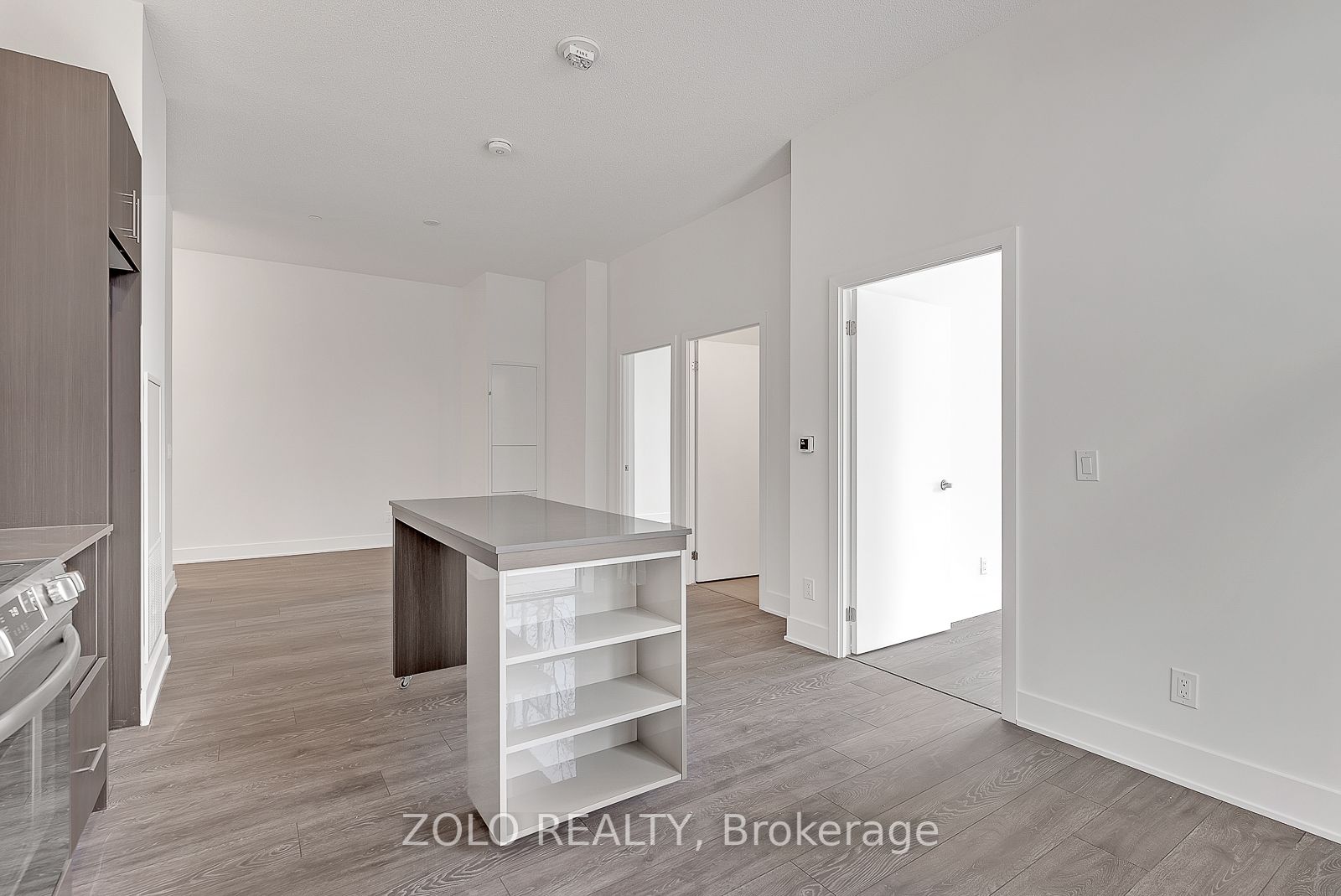 188 Fairview Mall Dr, #101