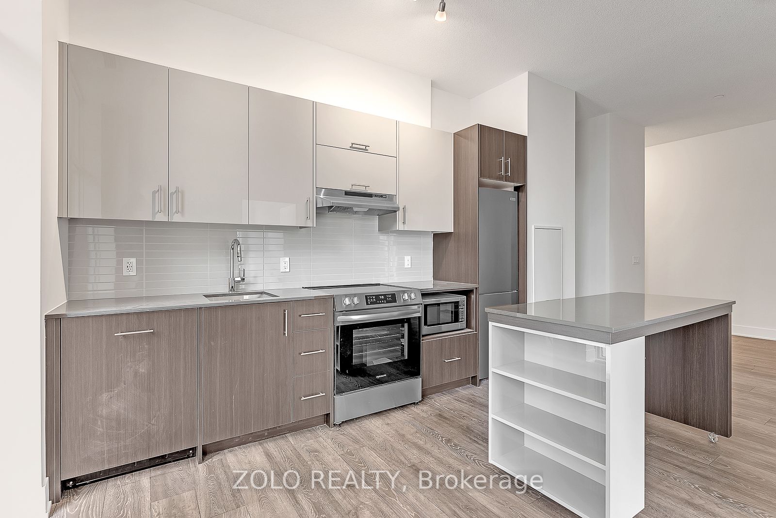 188 Fairview Mall Dr, #101