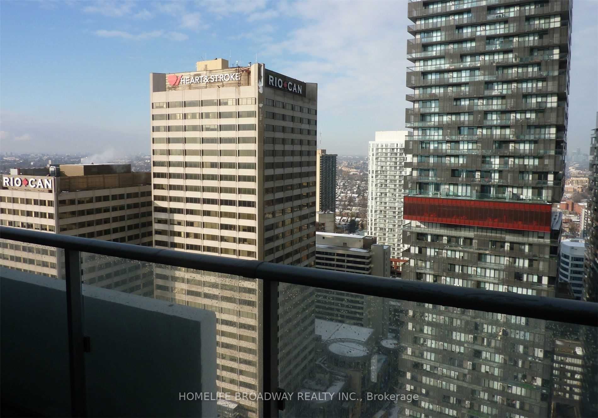 2221 Yonge St, #3201