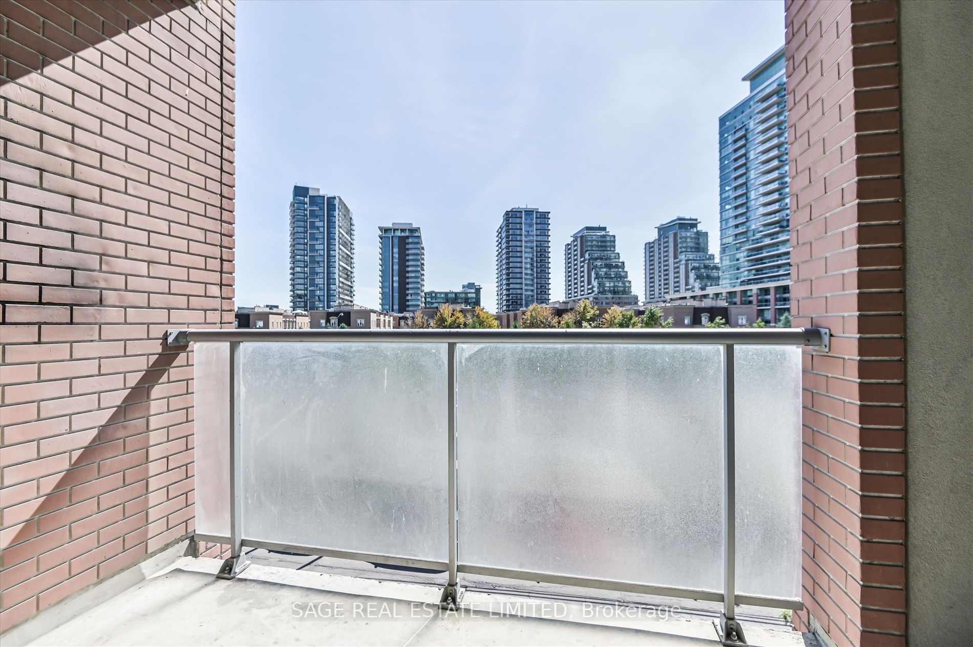 1 Shaw St, #410