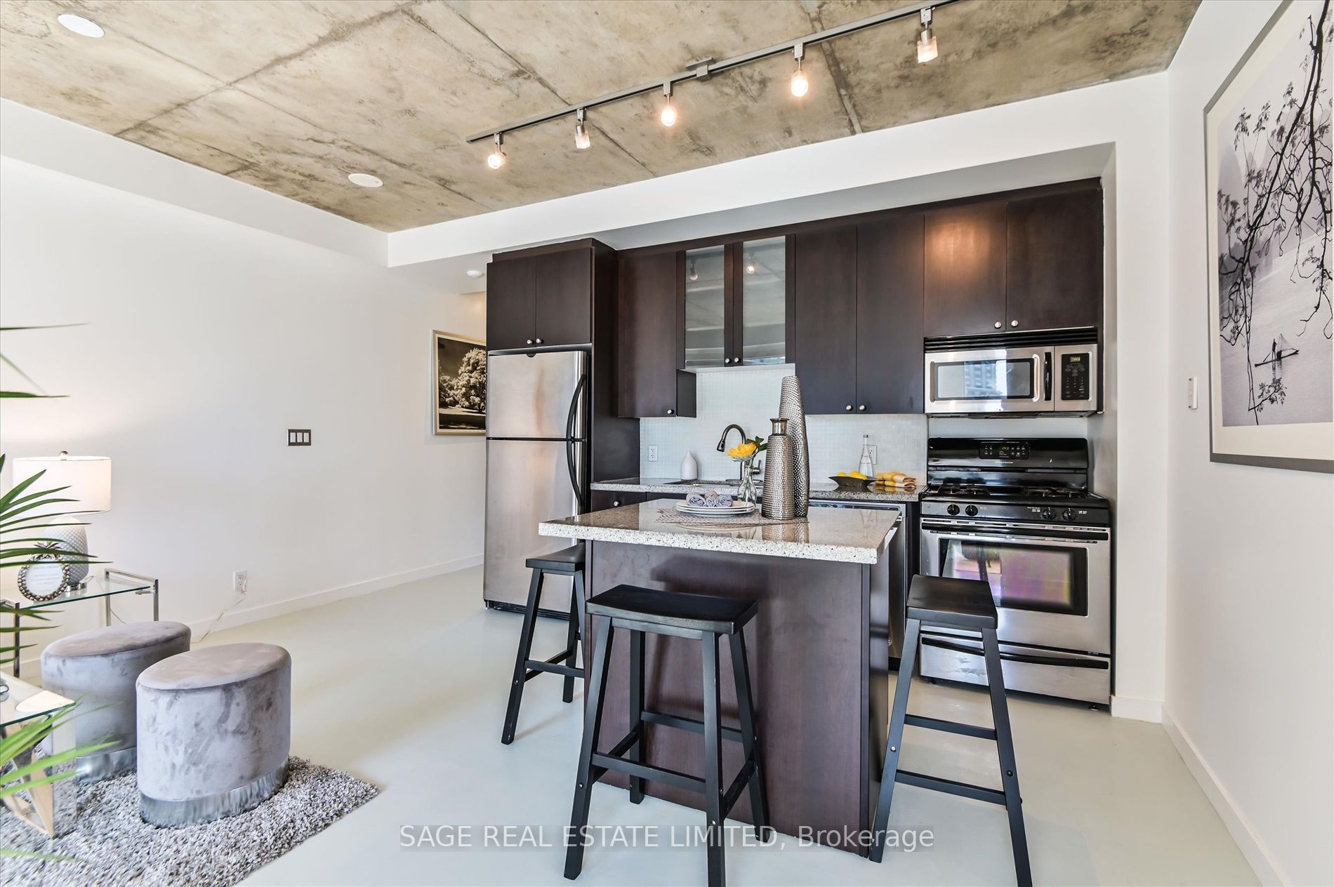 1 Shaw St, #410