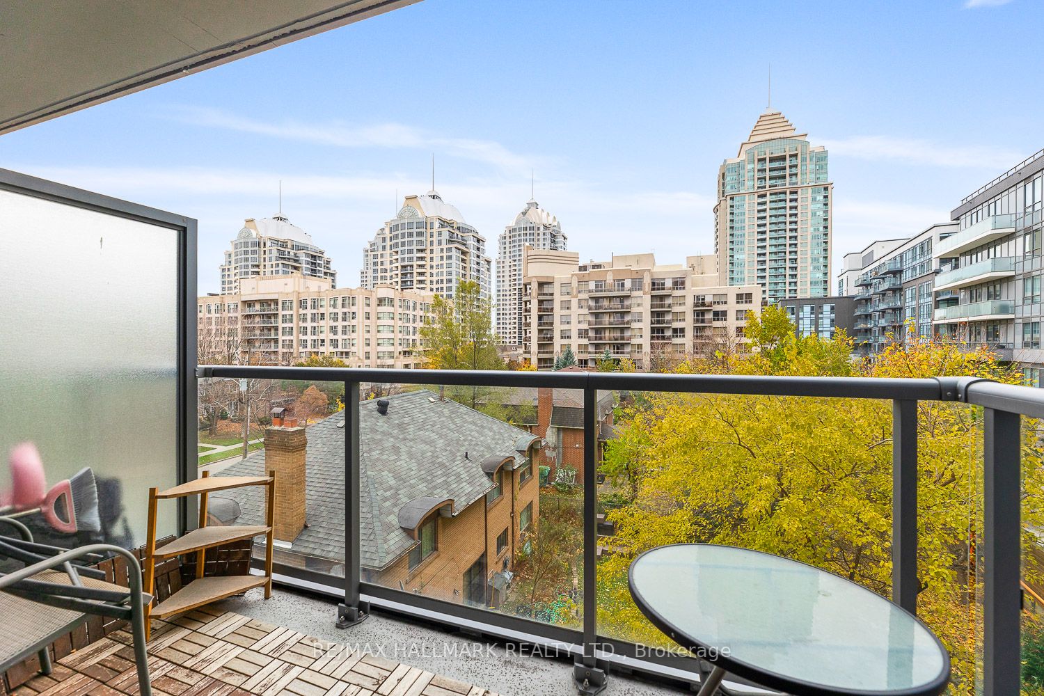 7 Kenaston Gdns, #226