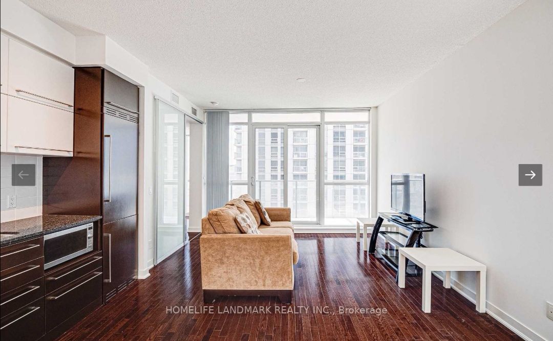 770 Bay St, #1806