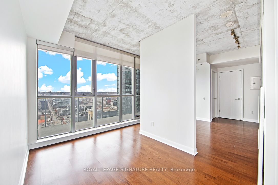 375 King St W, #3210