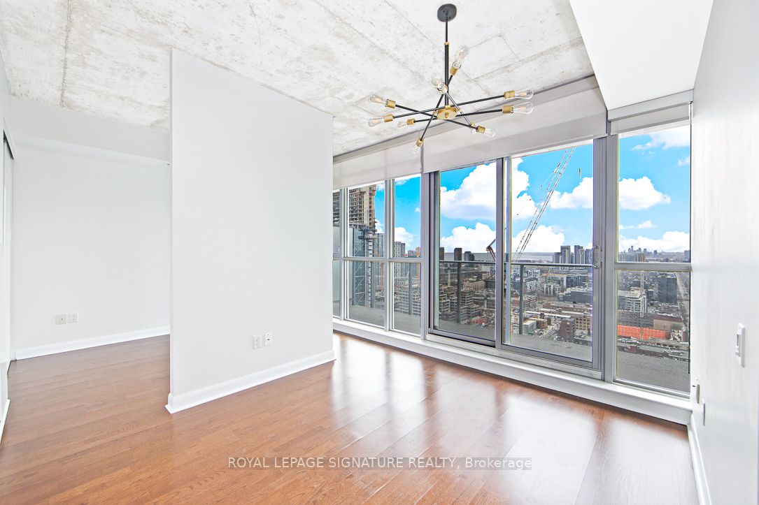 375 King St W, #3210