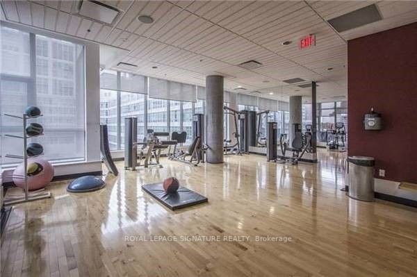 375 King St W, #3210