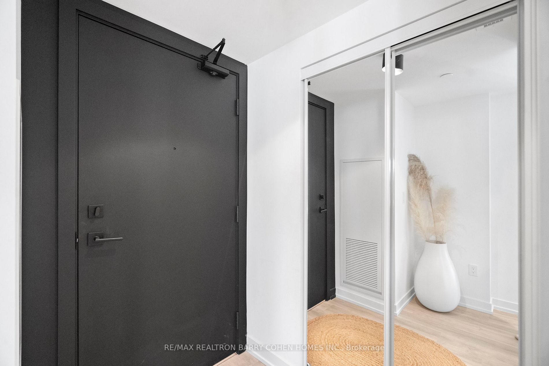 2 Augusta Ave, #1301
