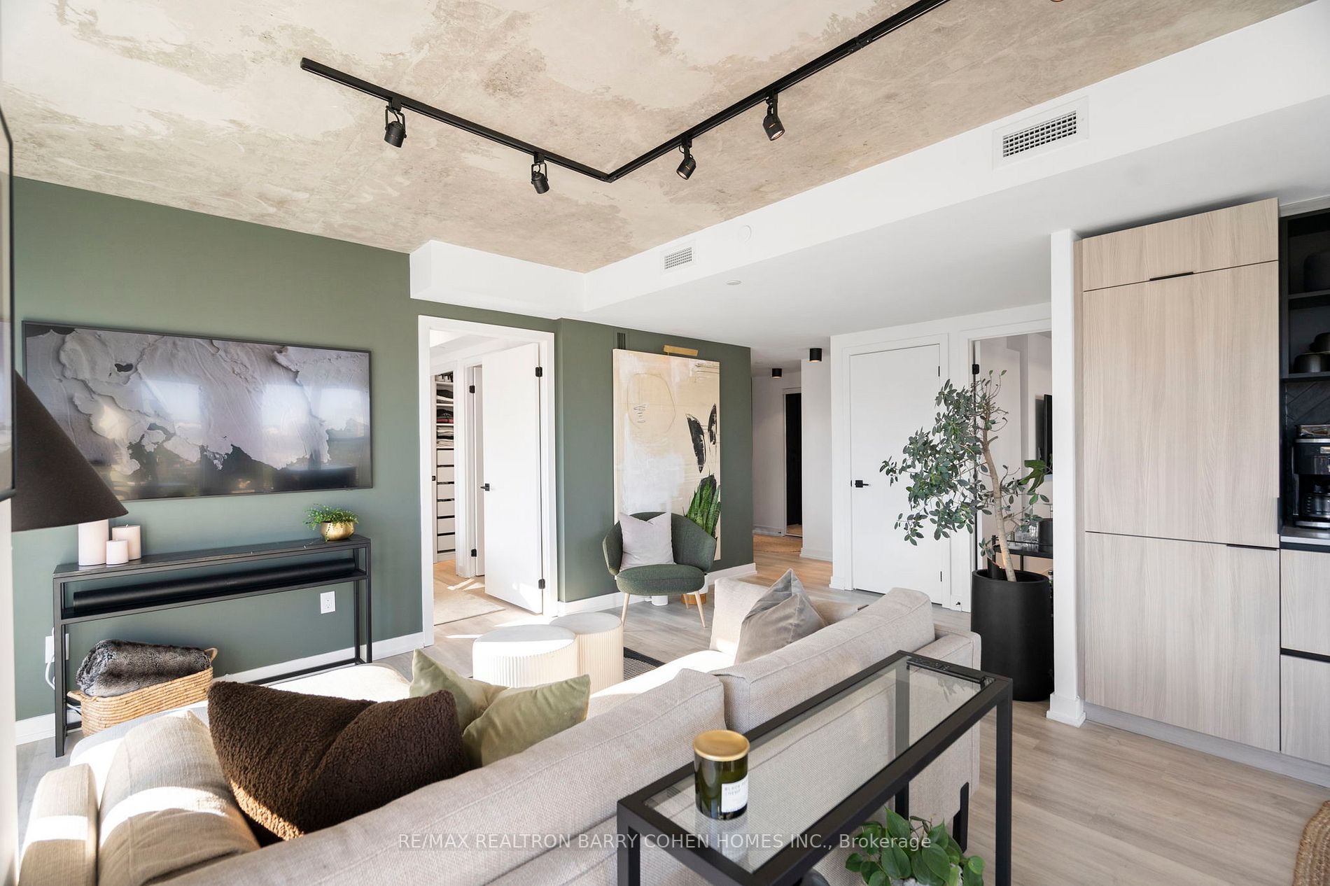 2 Augusta Ave, #1301
