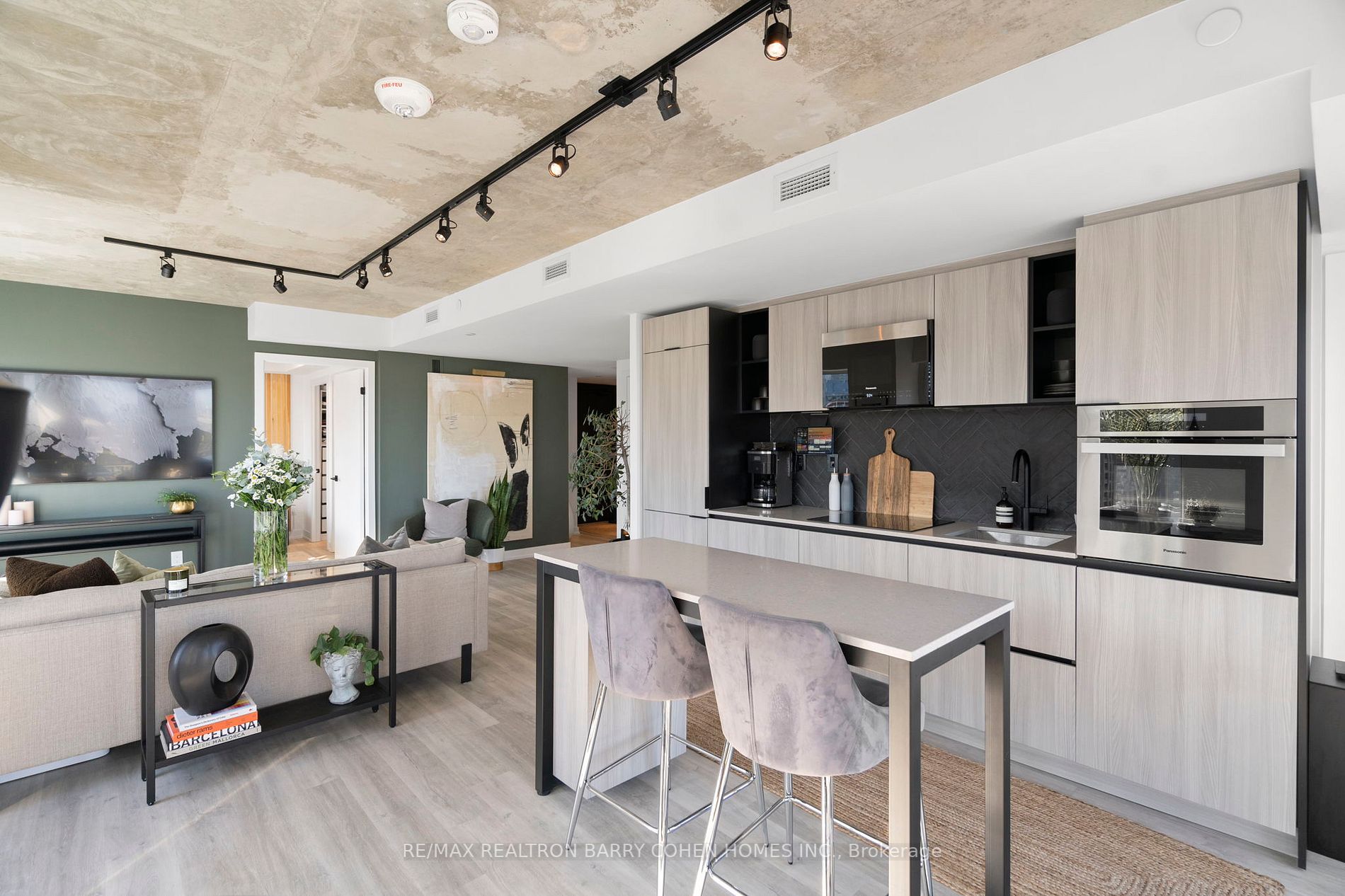 2 Augusta Ave, #1301