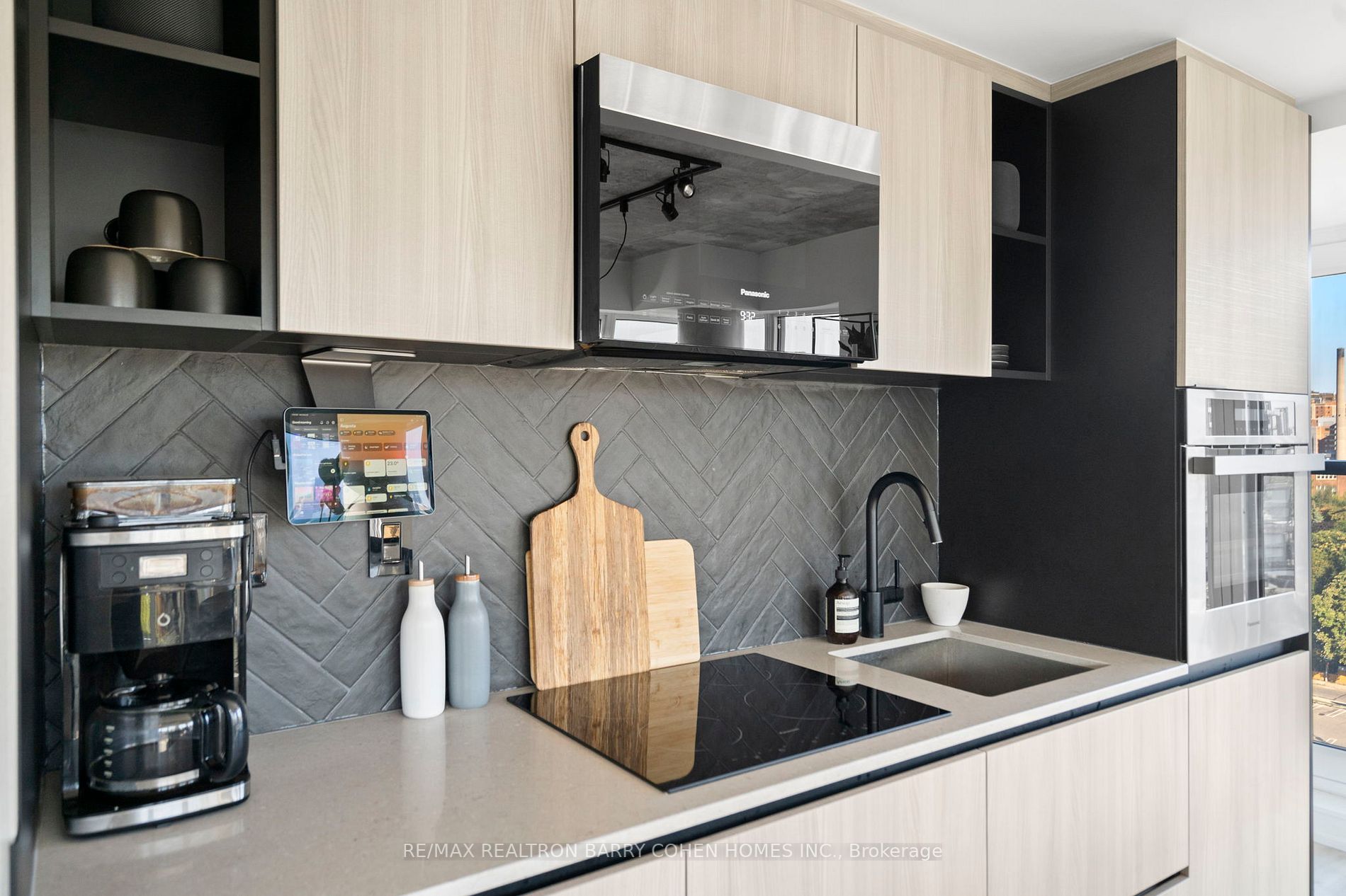 2 Augusta Ave, #1301