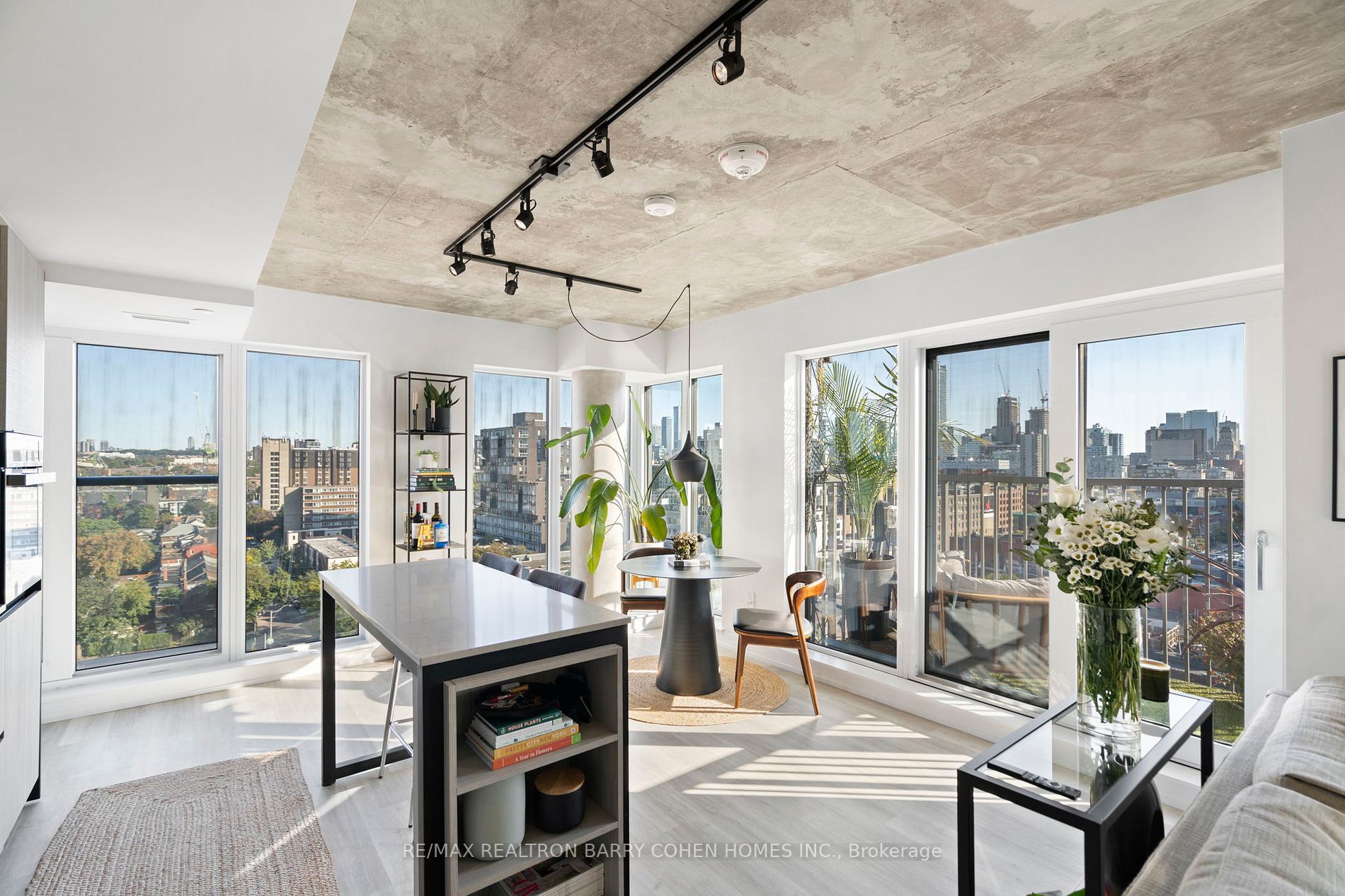 2 Augusta Ave, #1301