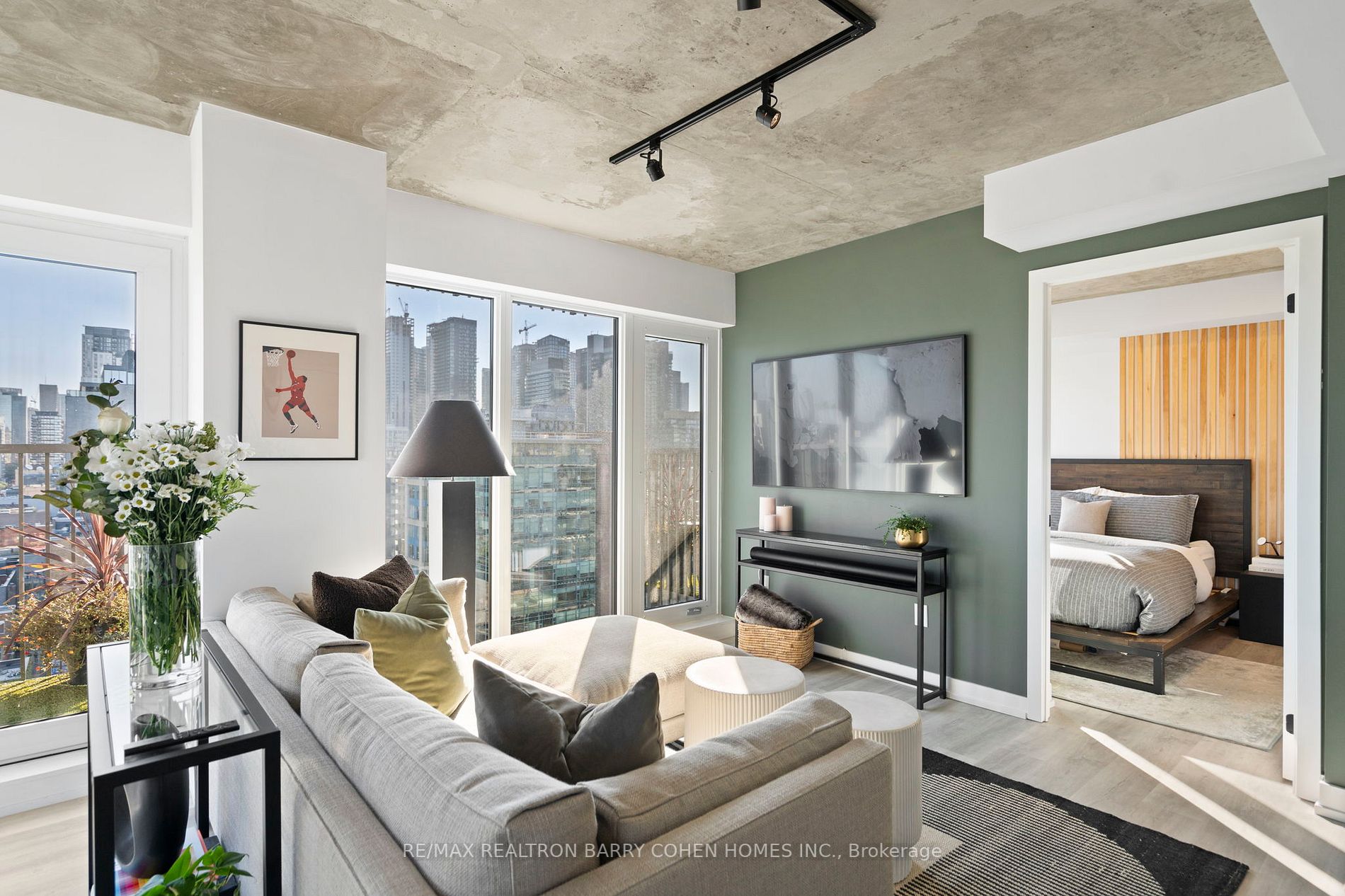2 Augusta Ave, #1301