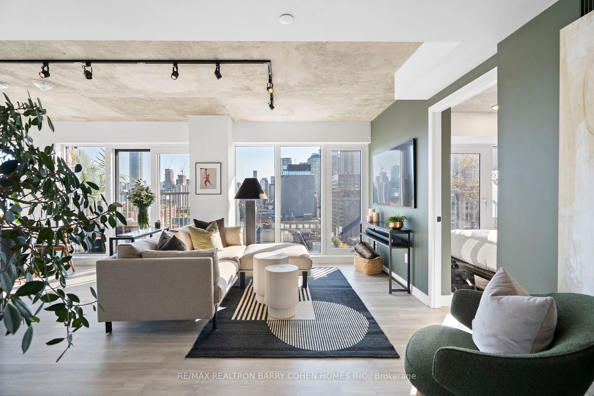 2 Augusta Ave, #1301