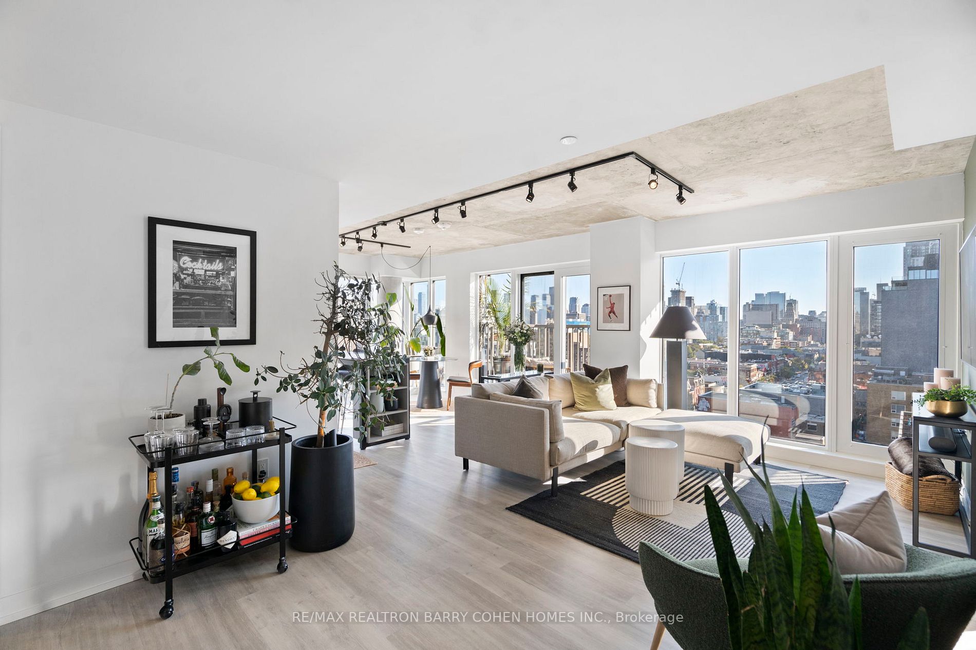2 Augusta Ave, #1301