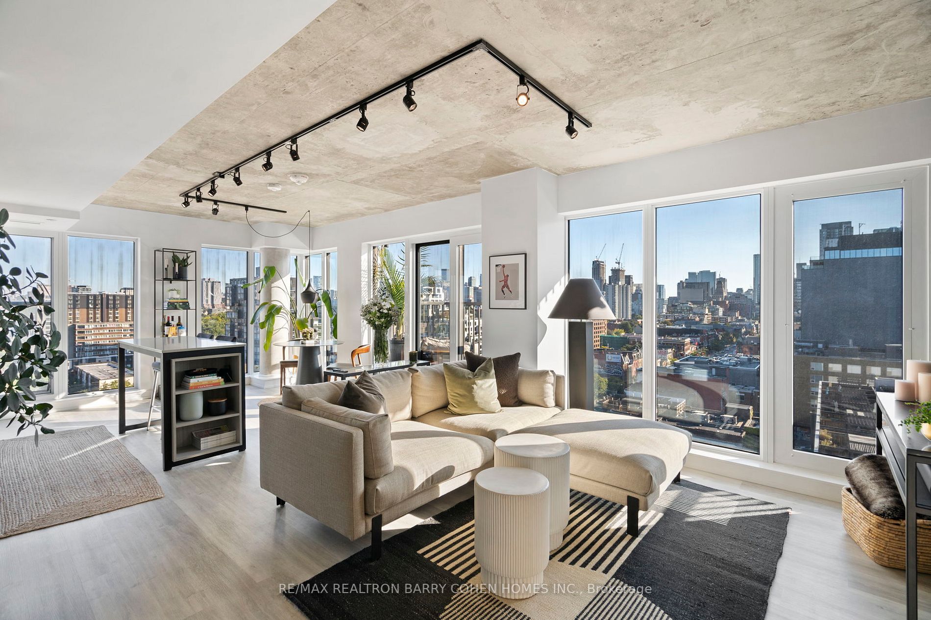2 Augusta Ave, #1301
