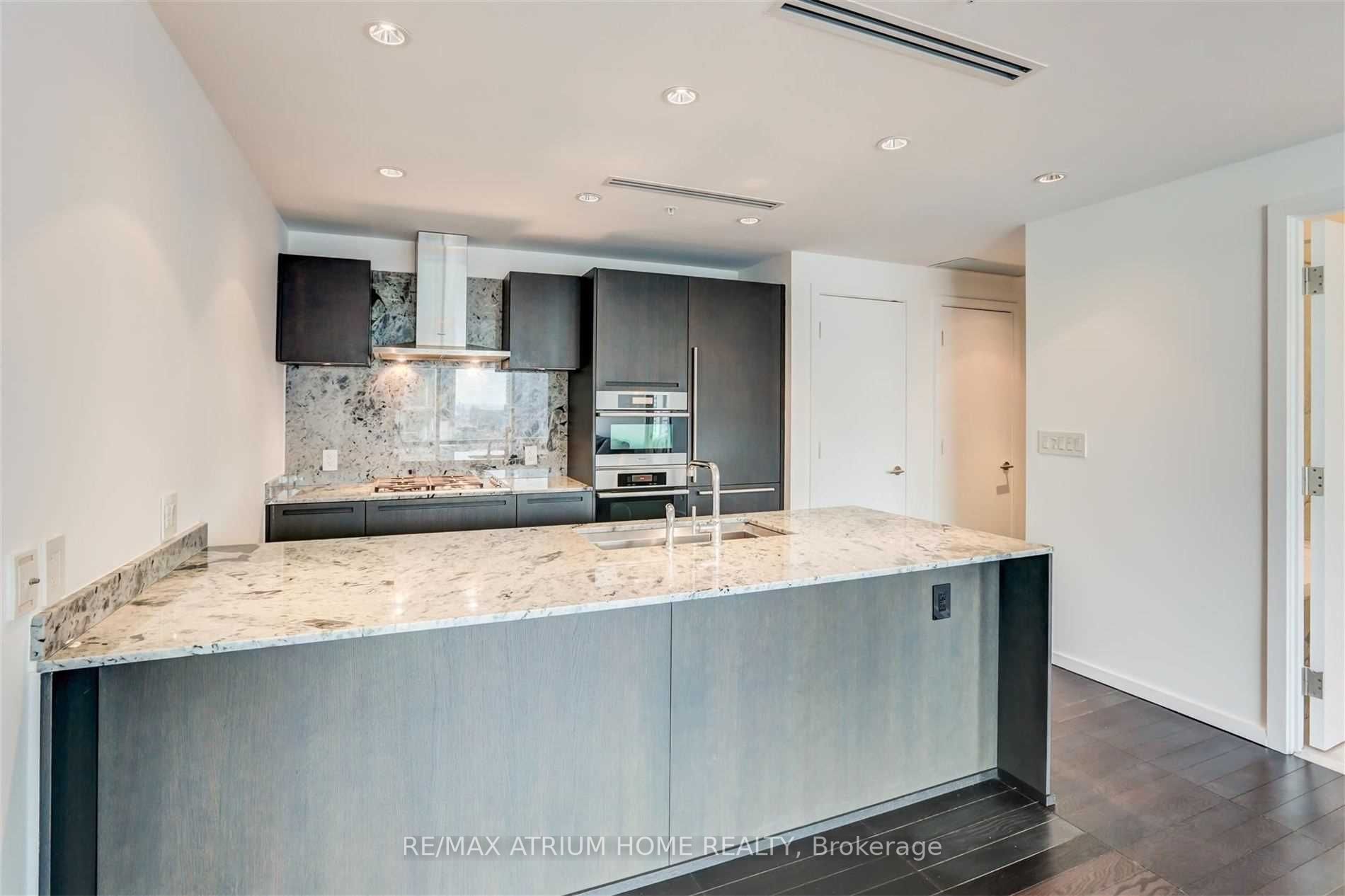 180 University Ave, #3504