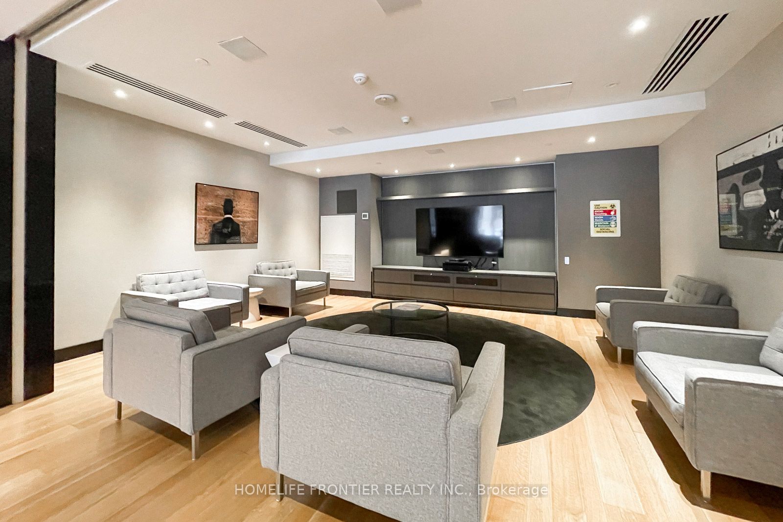 30 Roehampton Ave, #2009