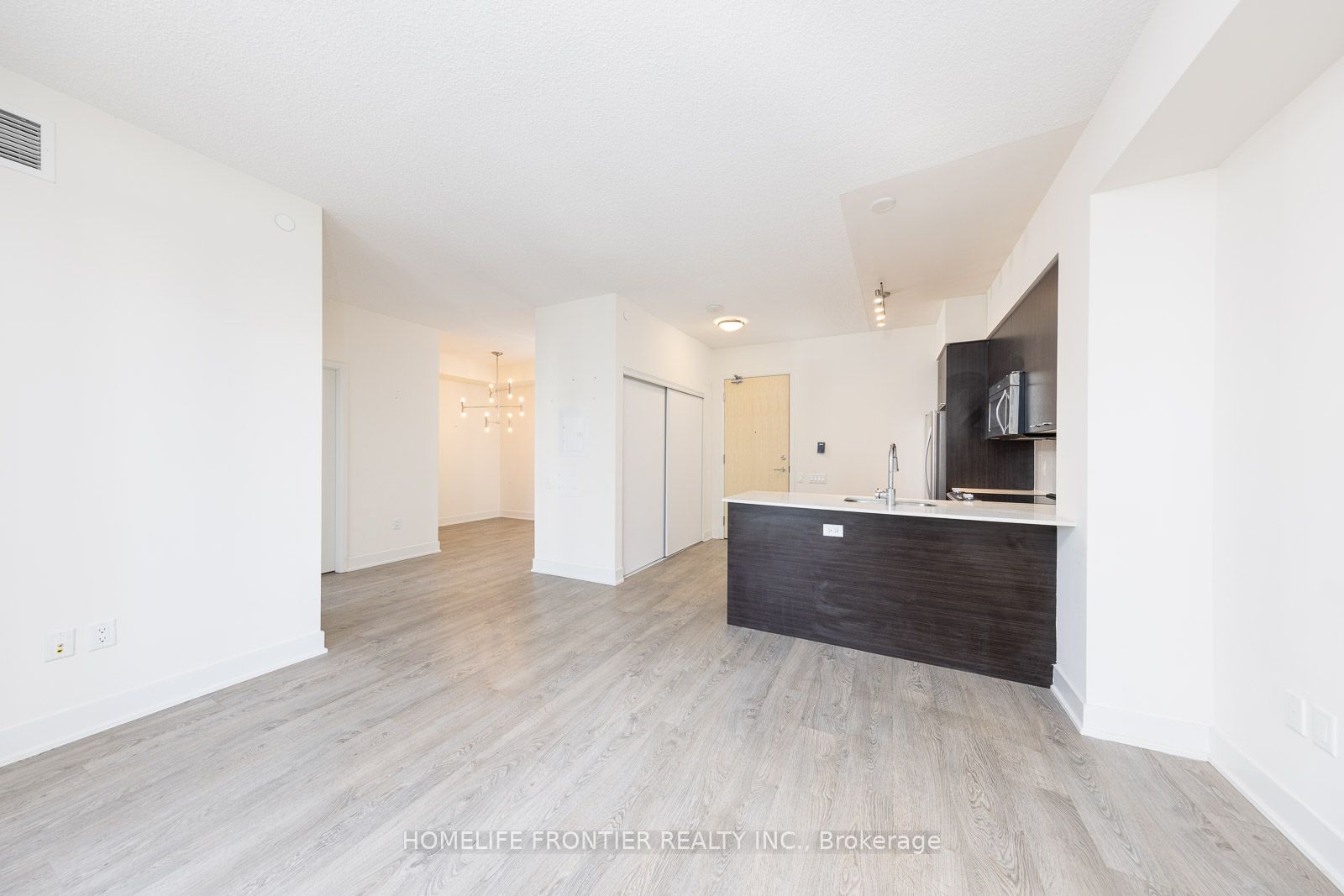30 Roehampton Ave, #2009