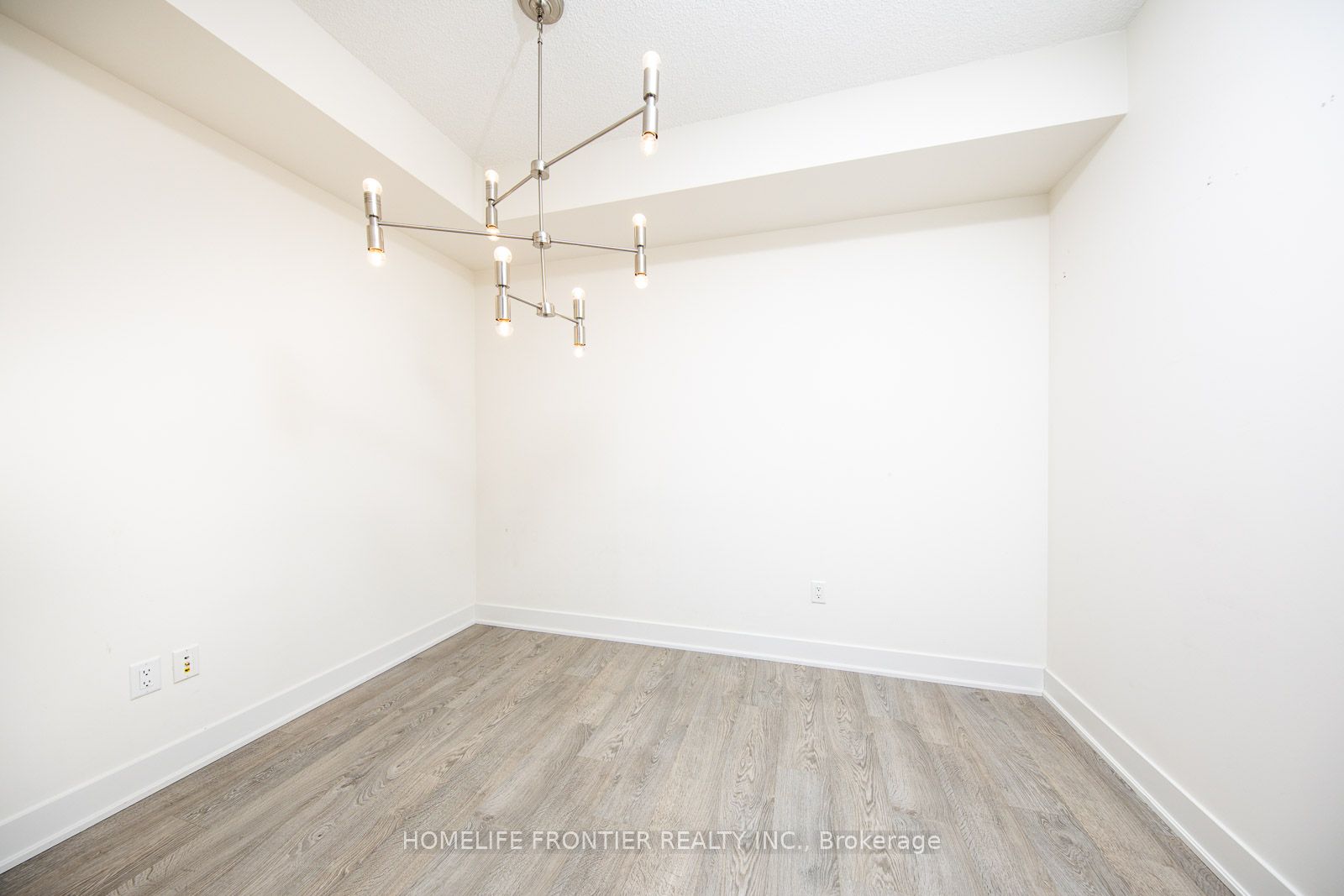 30 Roehampton Ave, #2009