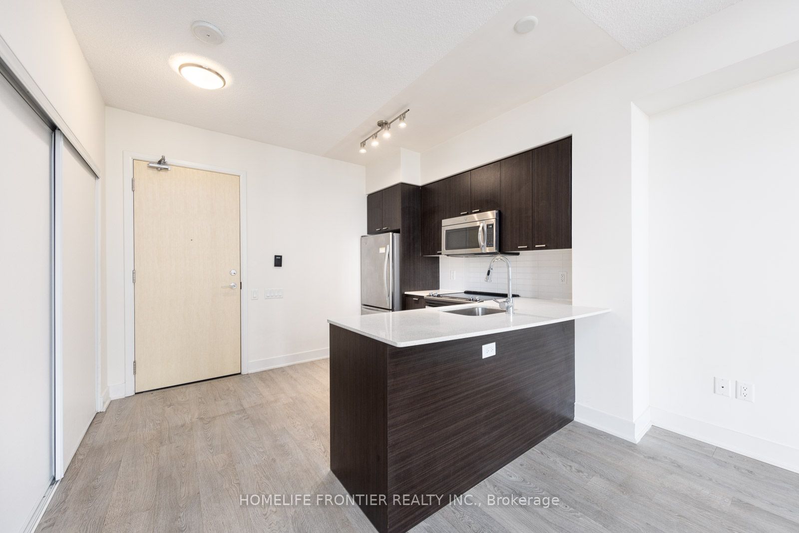 30 Roehampton Ave, #2009