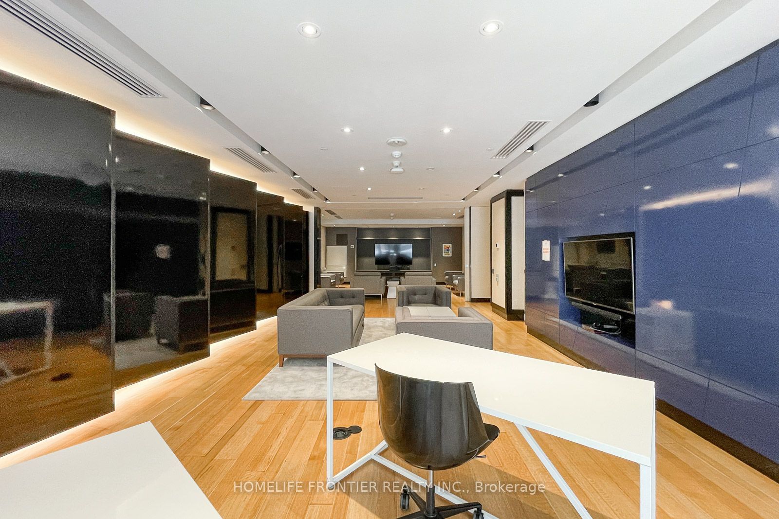 30 Roehampton Ave, #2009