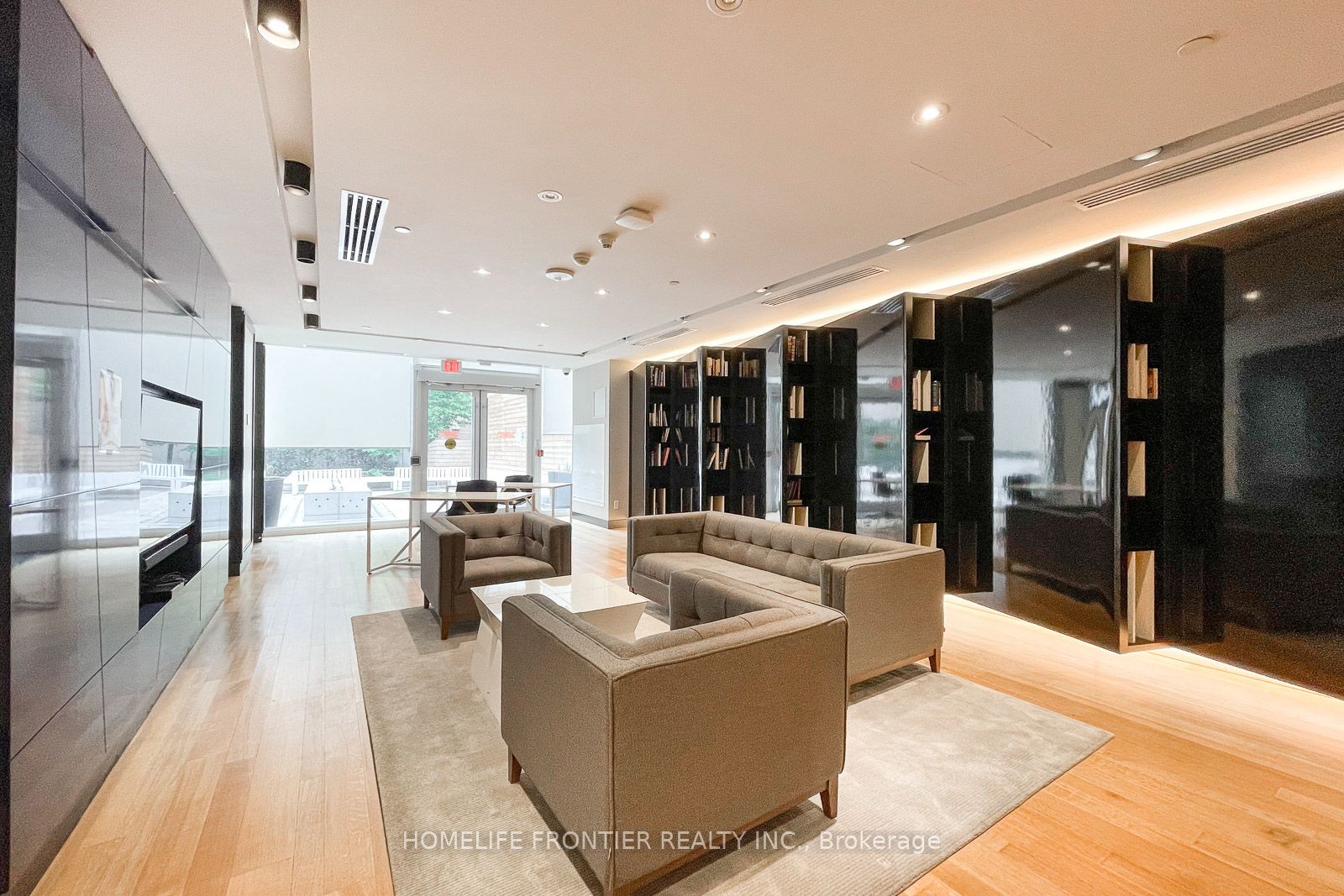 30 Roehampton Ave, #2009