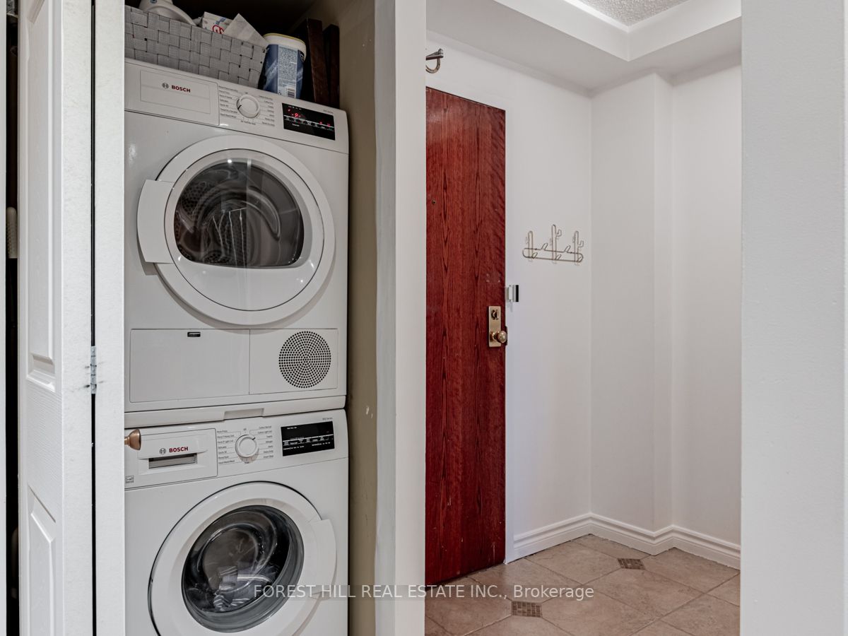 456 College St, #502