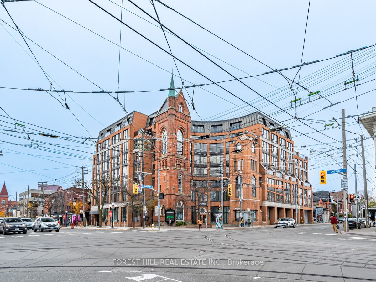456 College St, #502