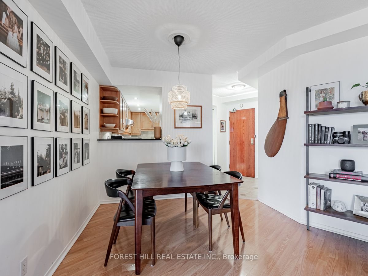 456 College St, #502