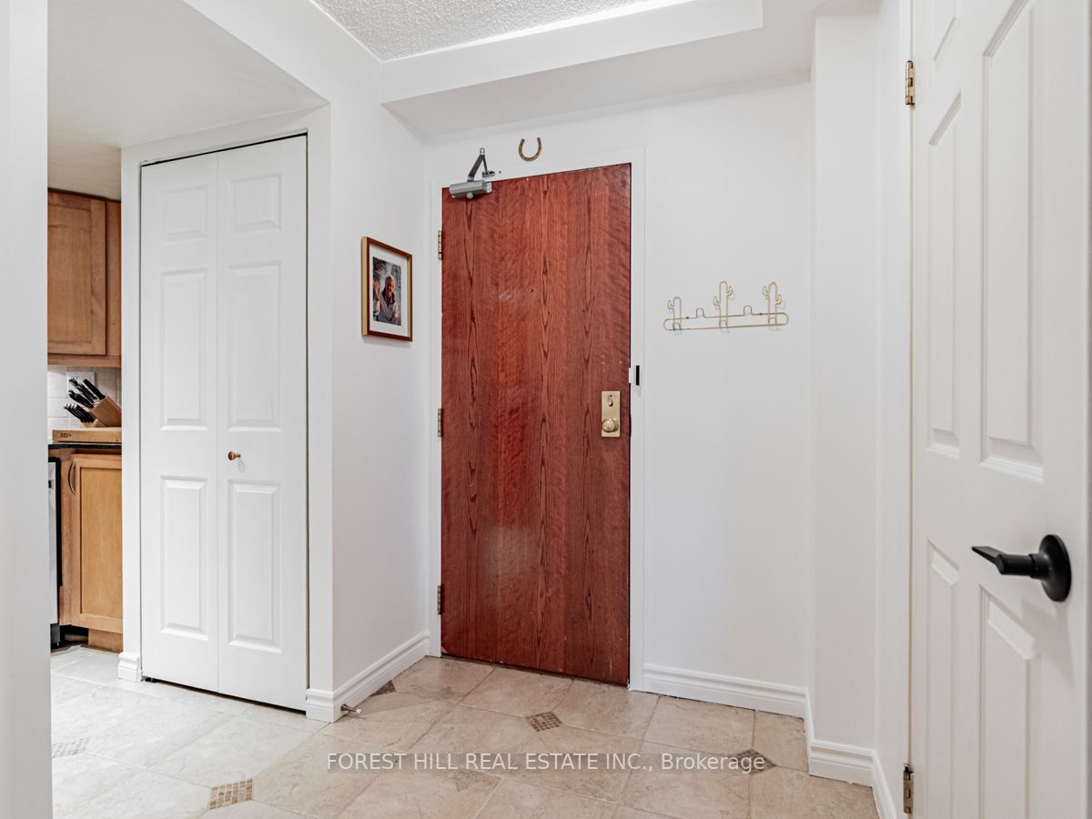 456 College St, #502