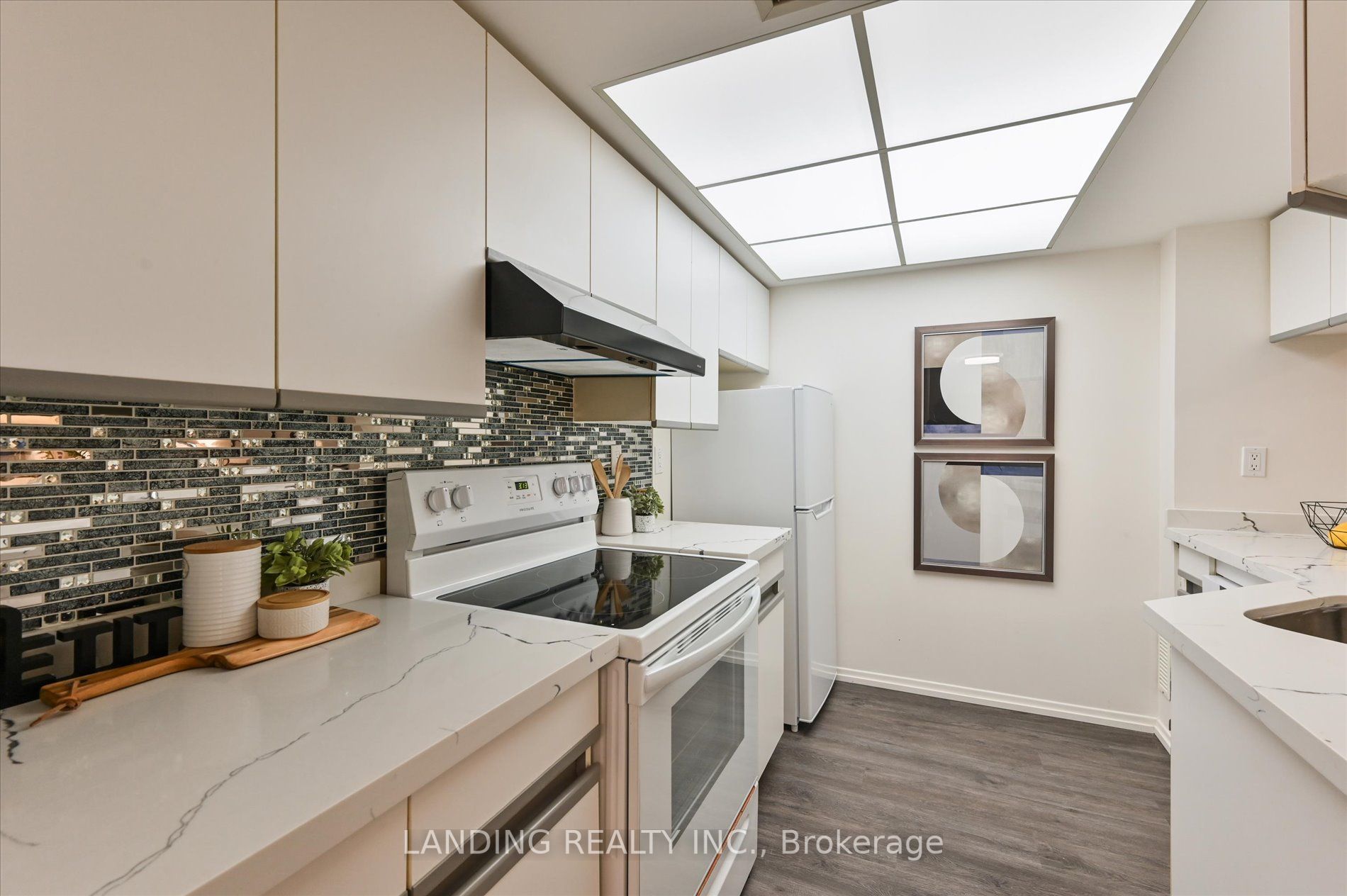 1001 Bay St, #1009