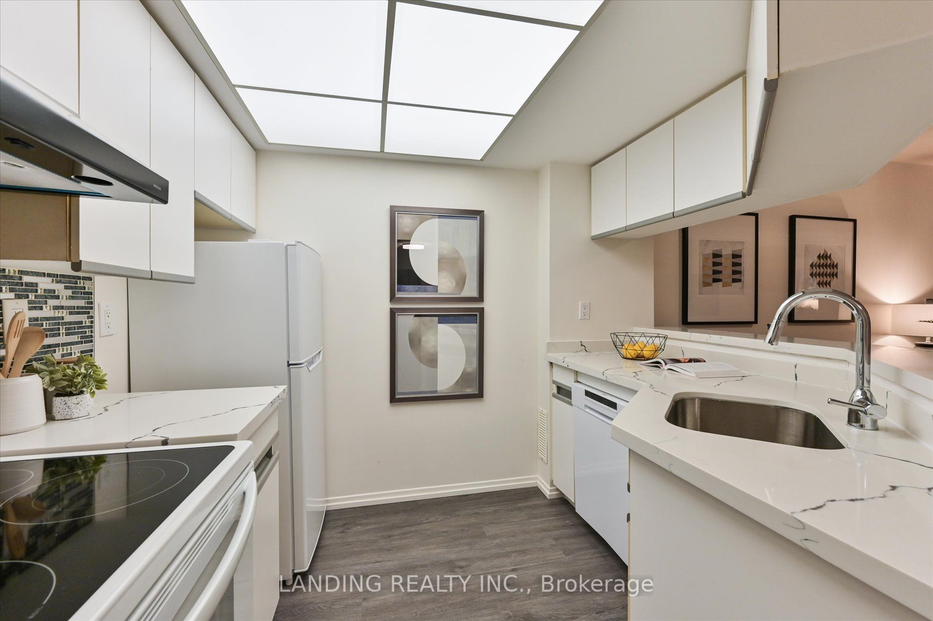 1001 Bay St, #1009