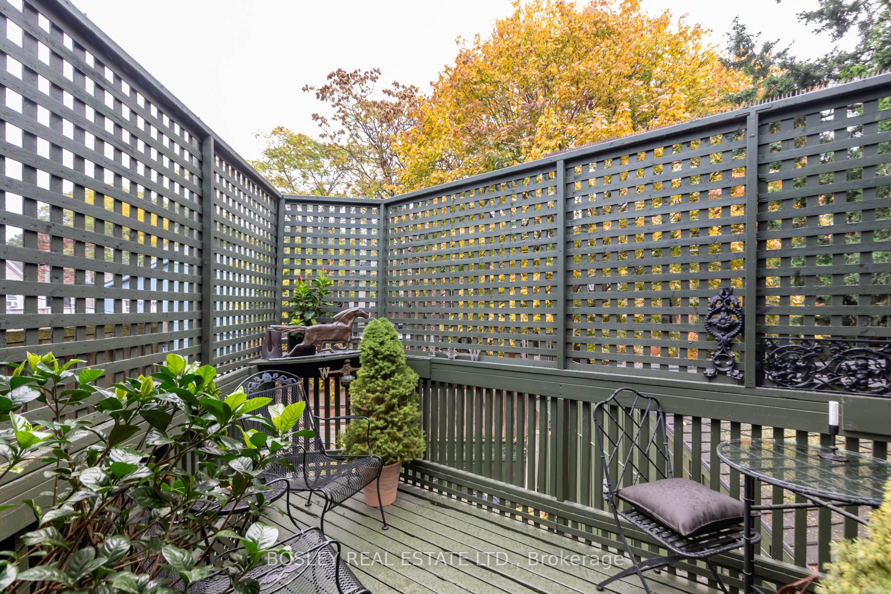 79 Seaton St