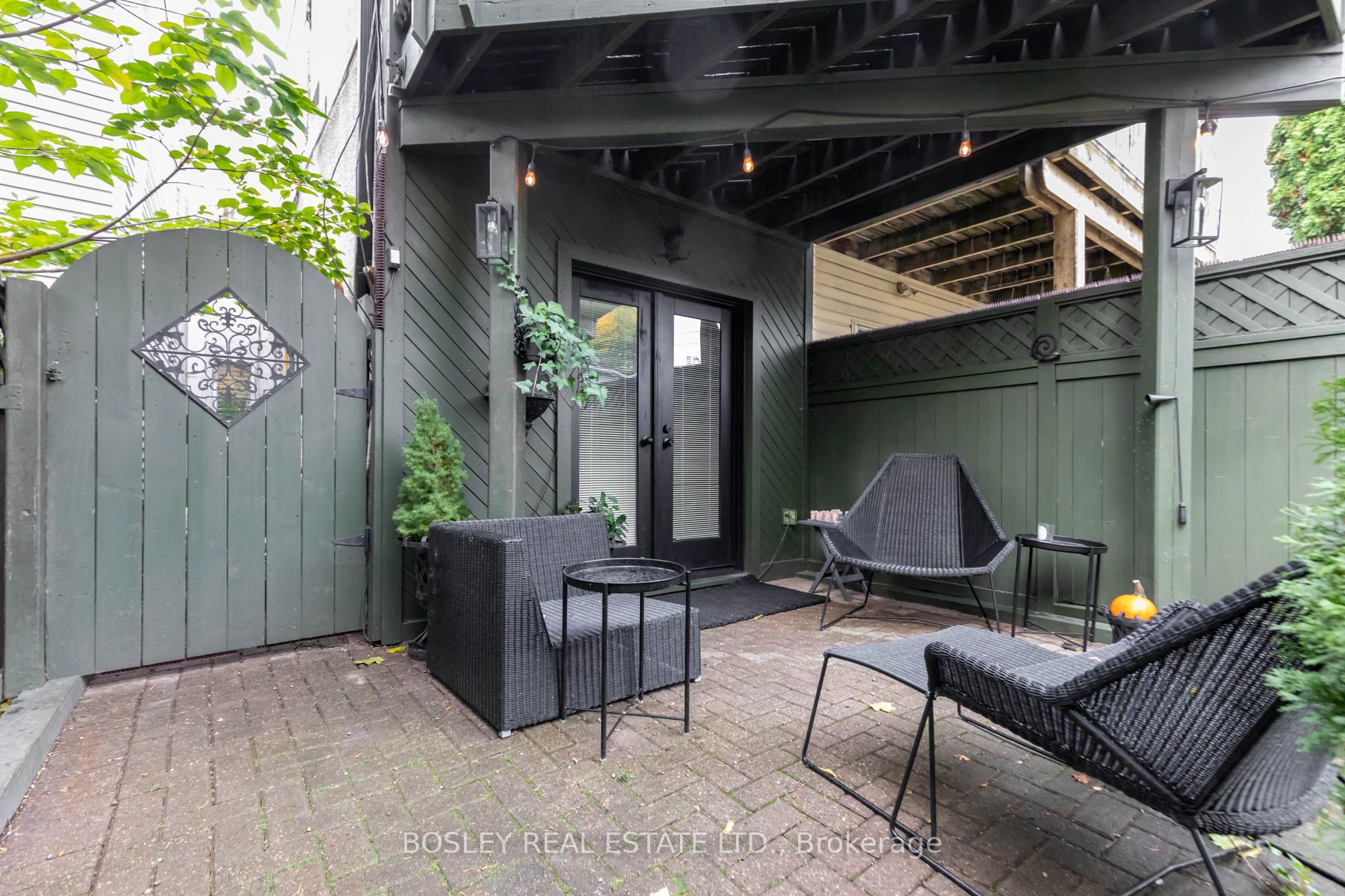 79 Seaton St