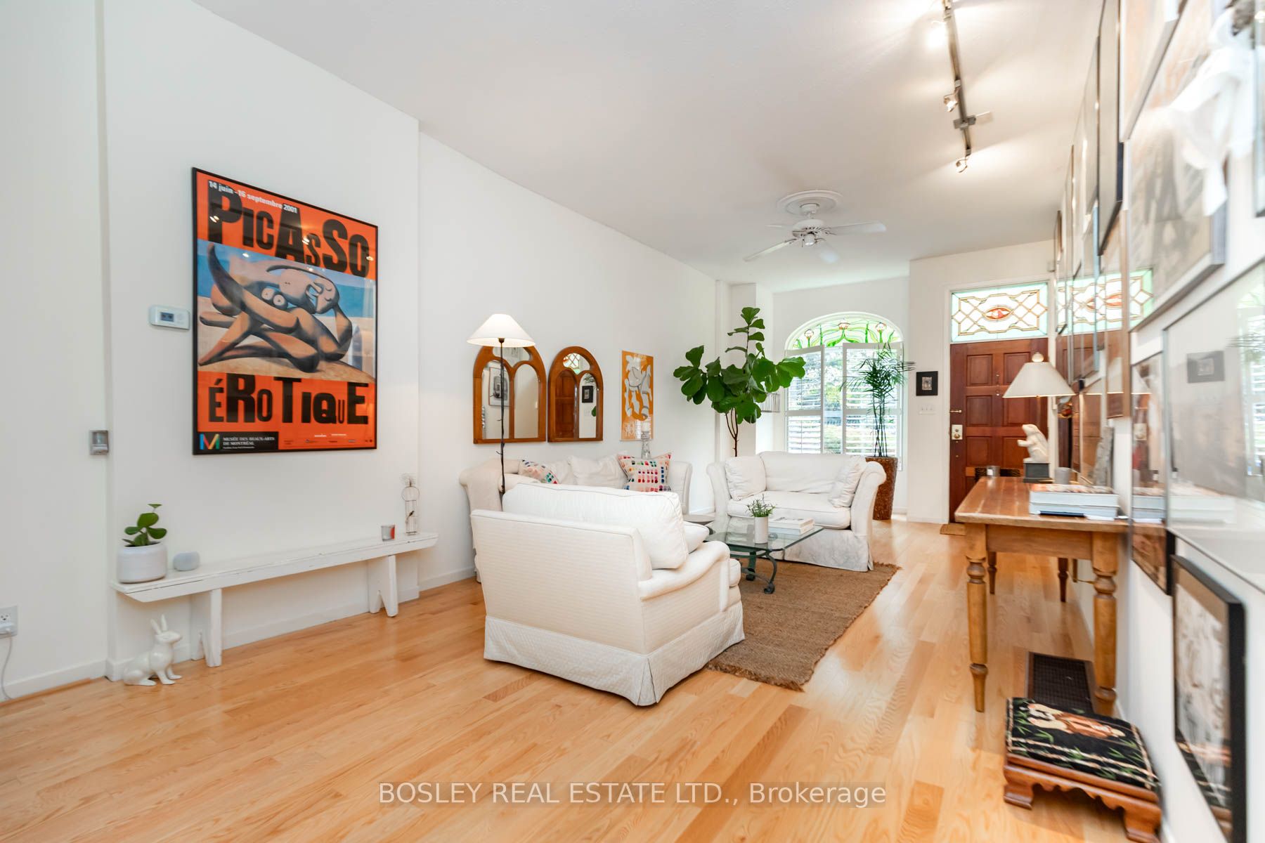79 Seaton St