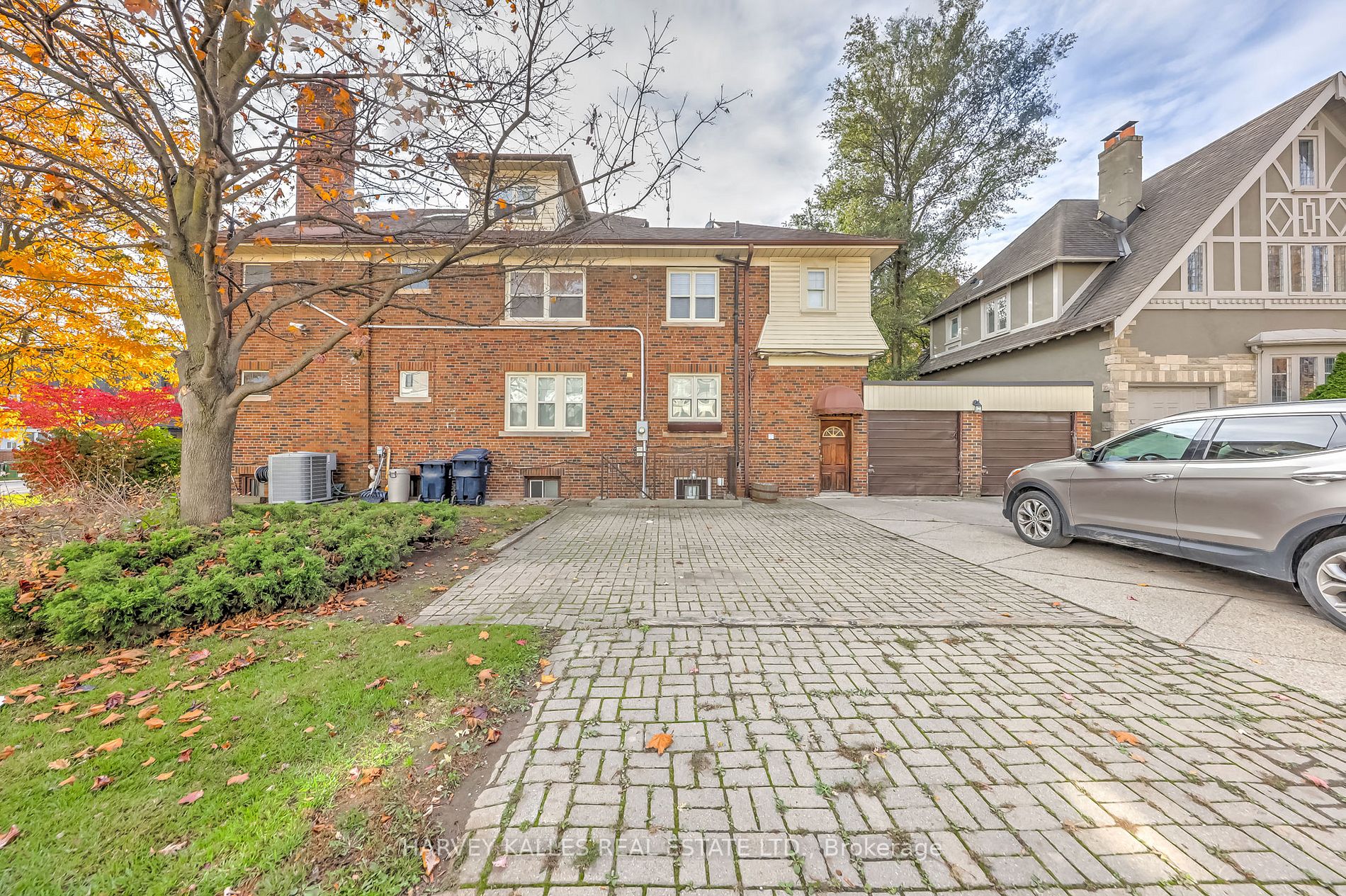 1200 Avenue Rd, #Upper#3