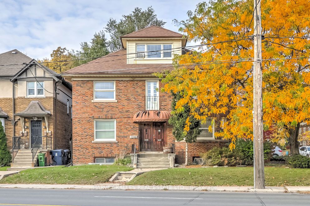 1200 Avenue Rd, #Upper#3