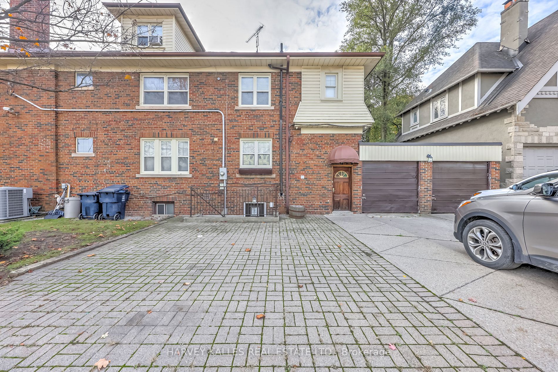 1200 Avenue Rd, #Upper#3