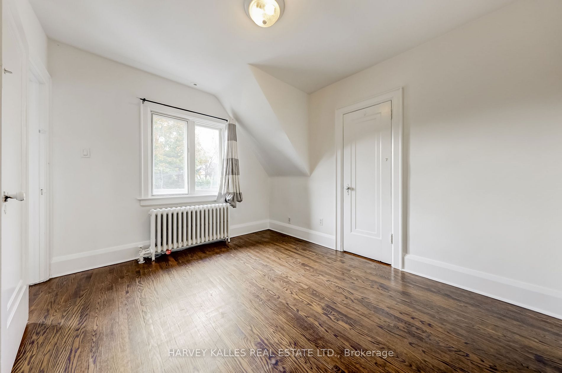 29 Hillhurst Blvd