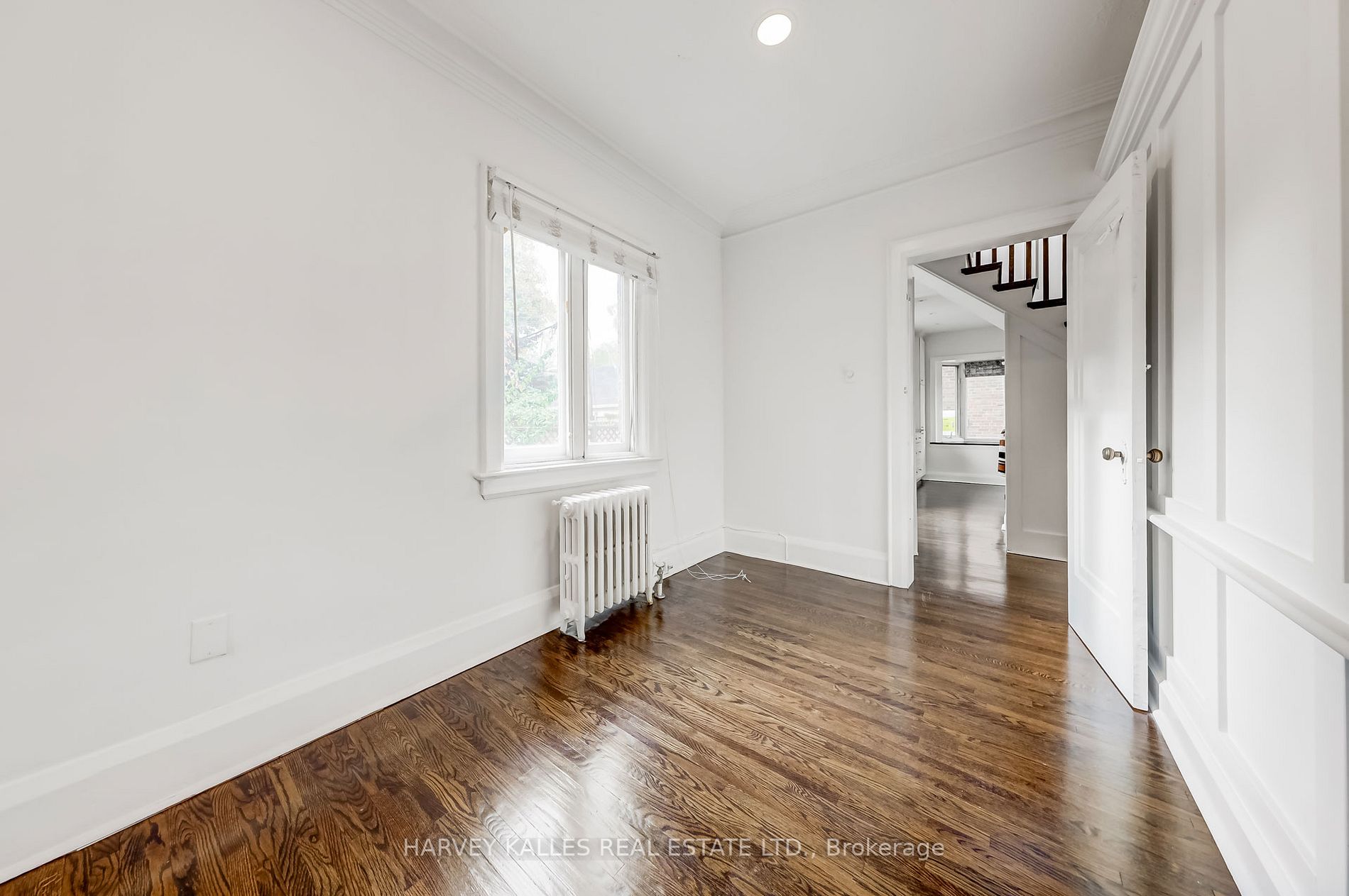 29 Hillhurst Blvd