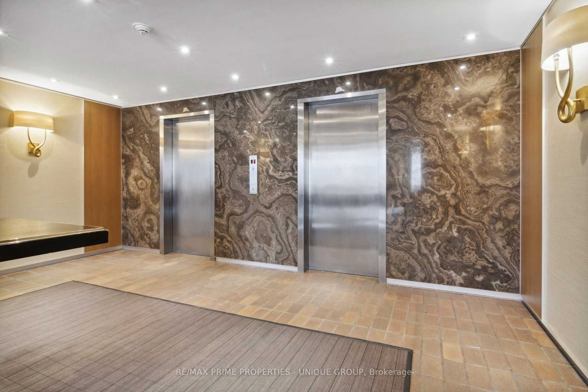 619 Avenue Rd, #201
